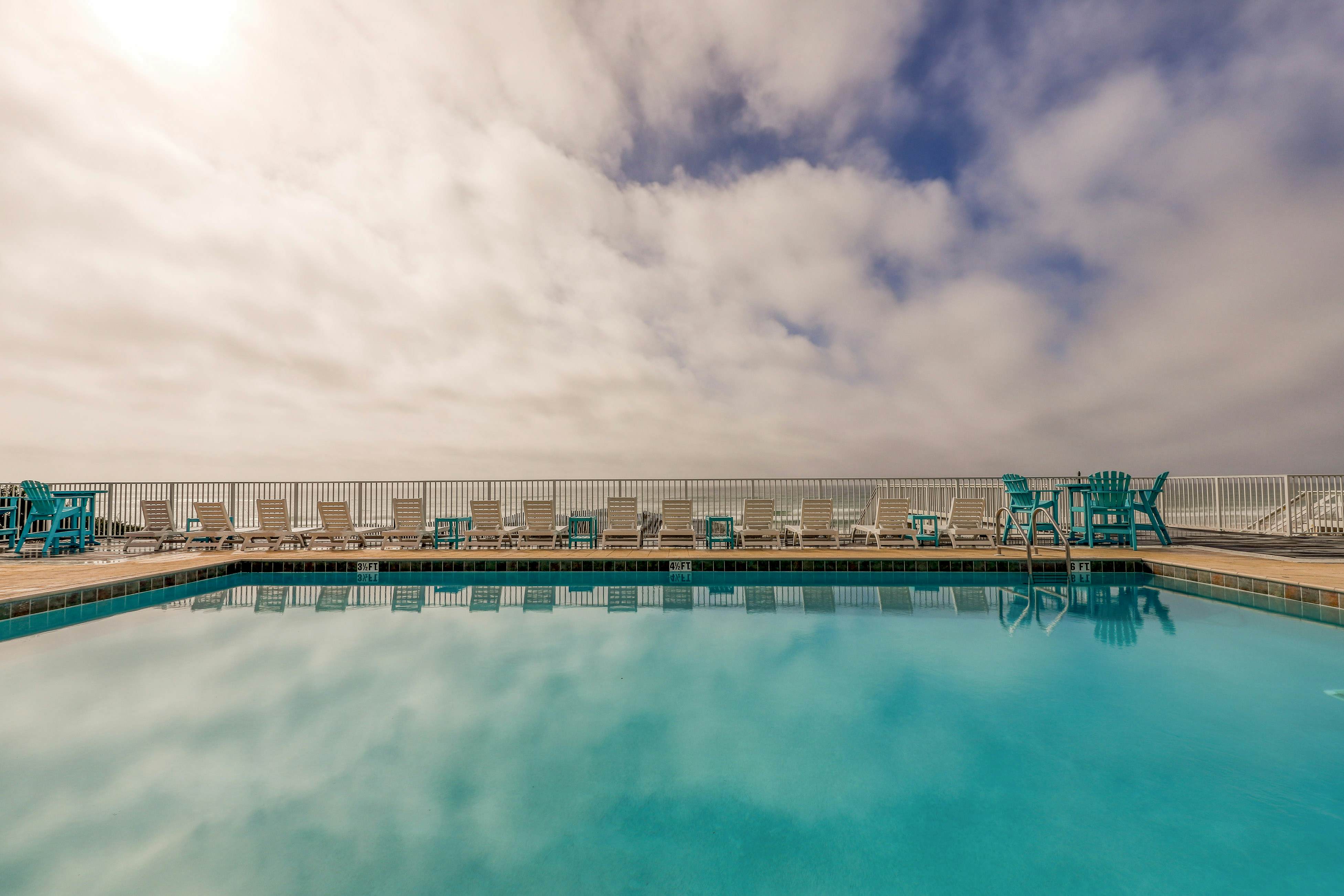 Downtown Carillon 2-200 - Lazy Roux