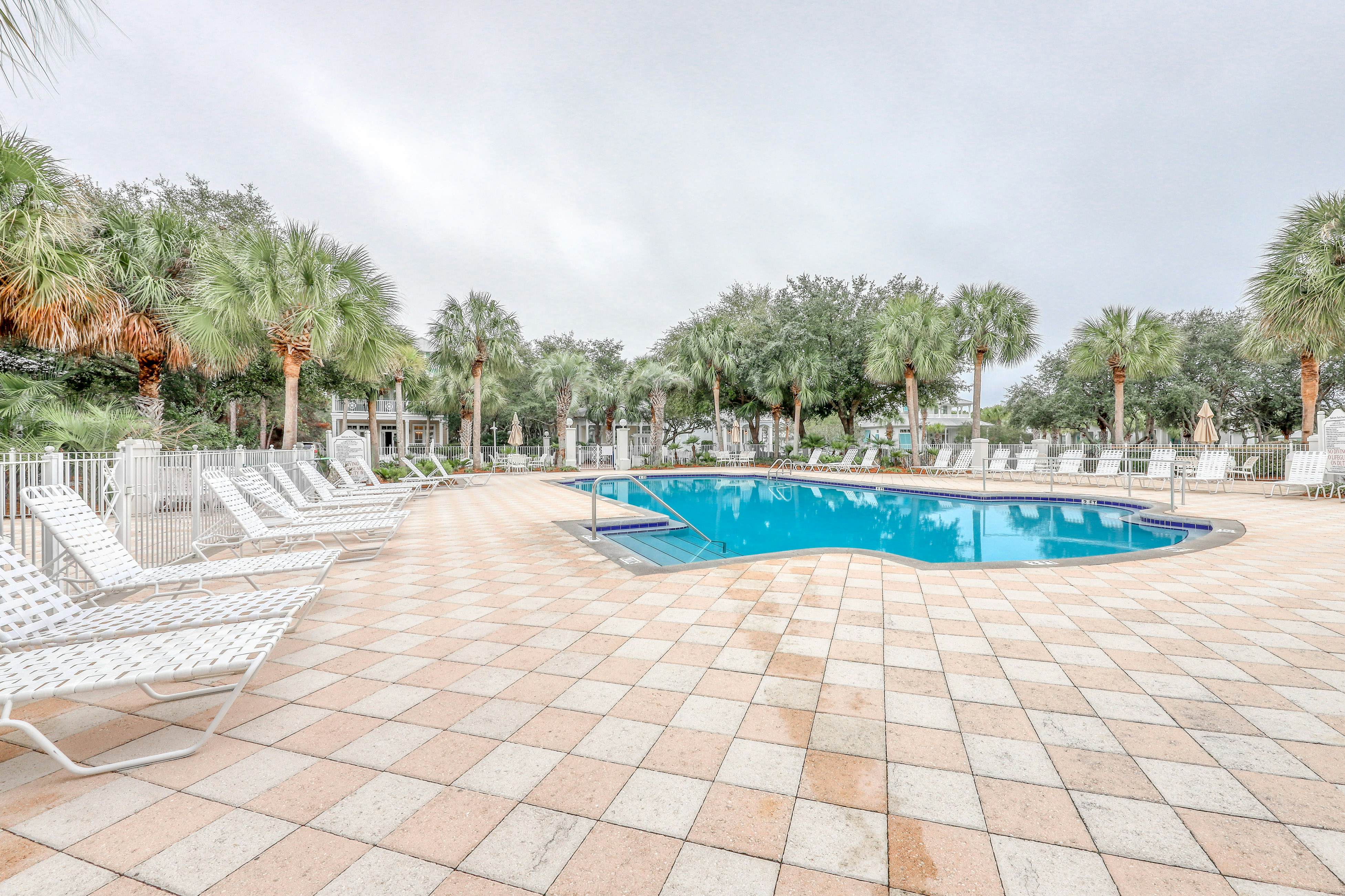 Downtown Carillon 2-200 - Lazy Roux