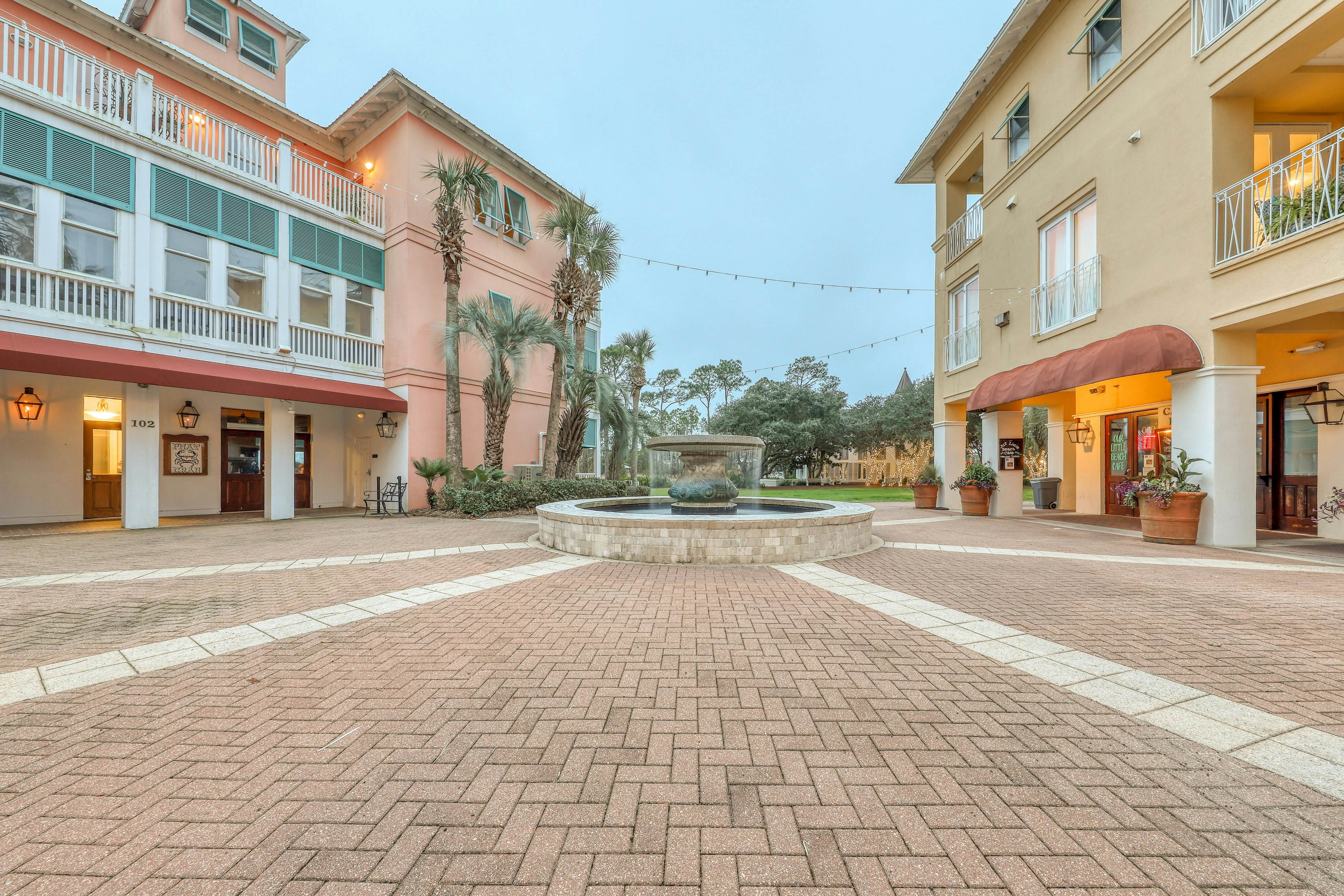 Downtown Carillon 2-200 - Lazy Roux