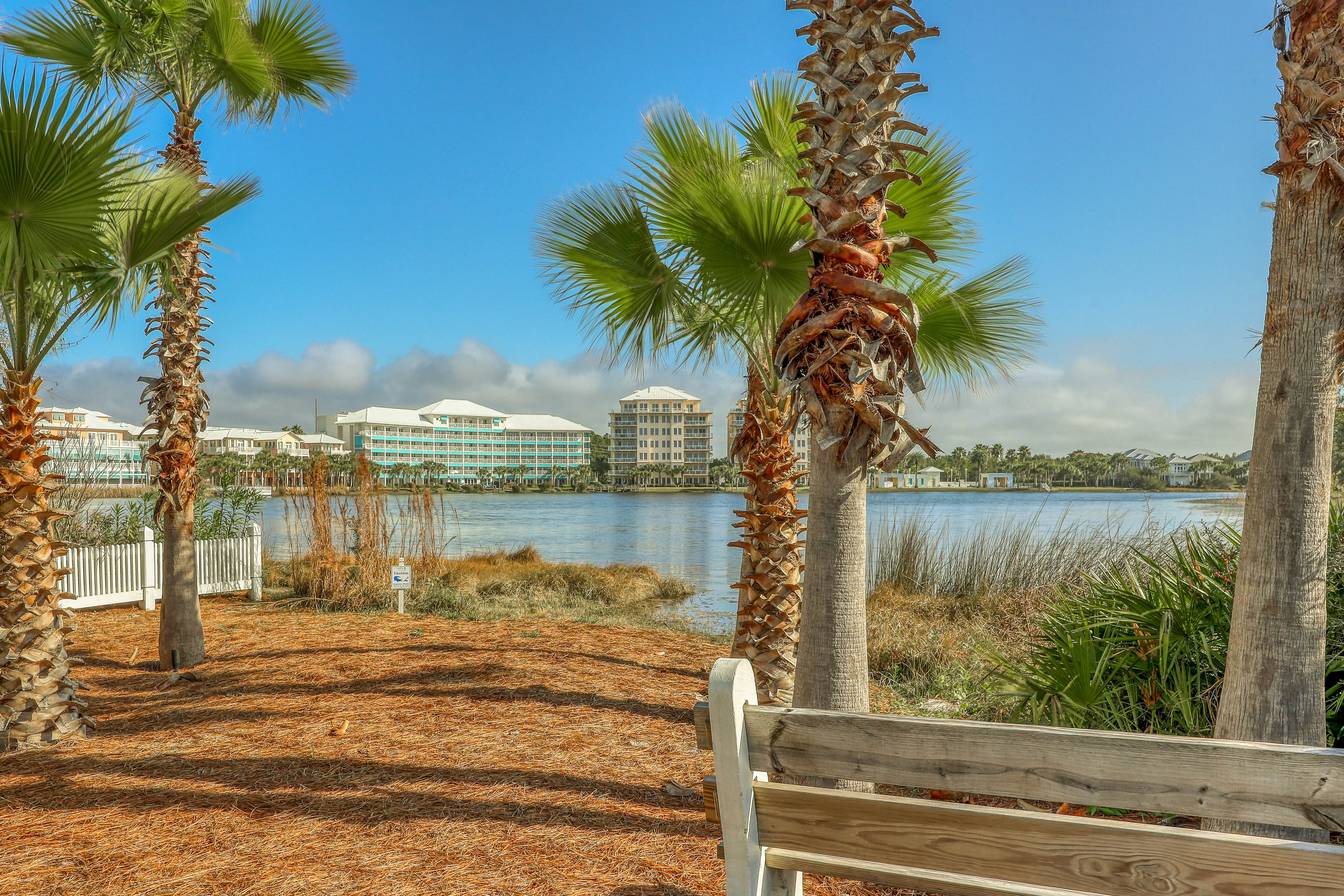 Downtown Carillon 2-200 - Lazy Roux