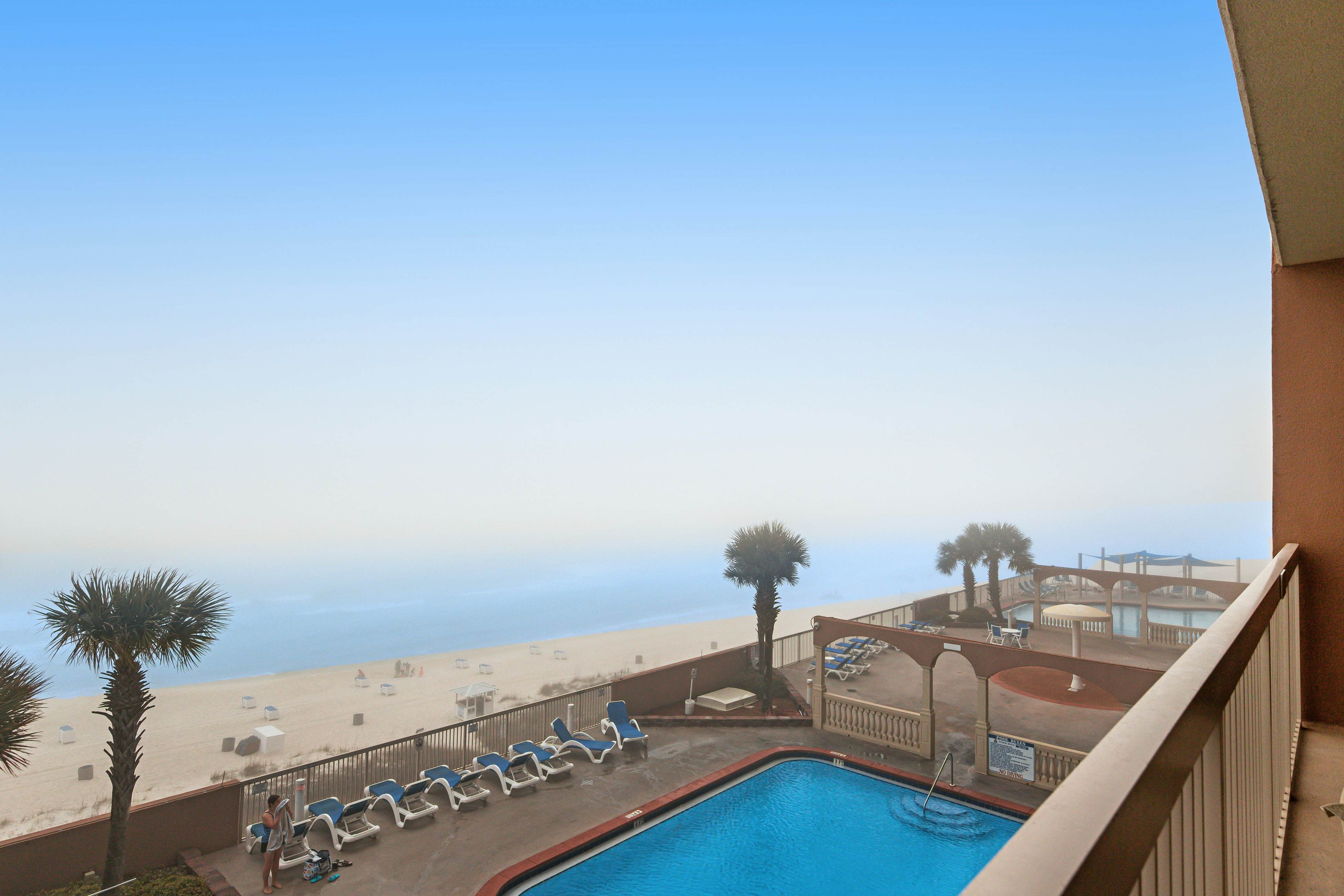 Sunrise Beach 702 - Beachfront Condo