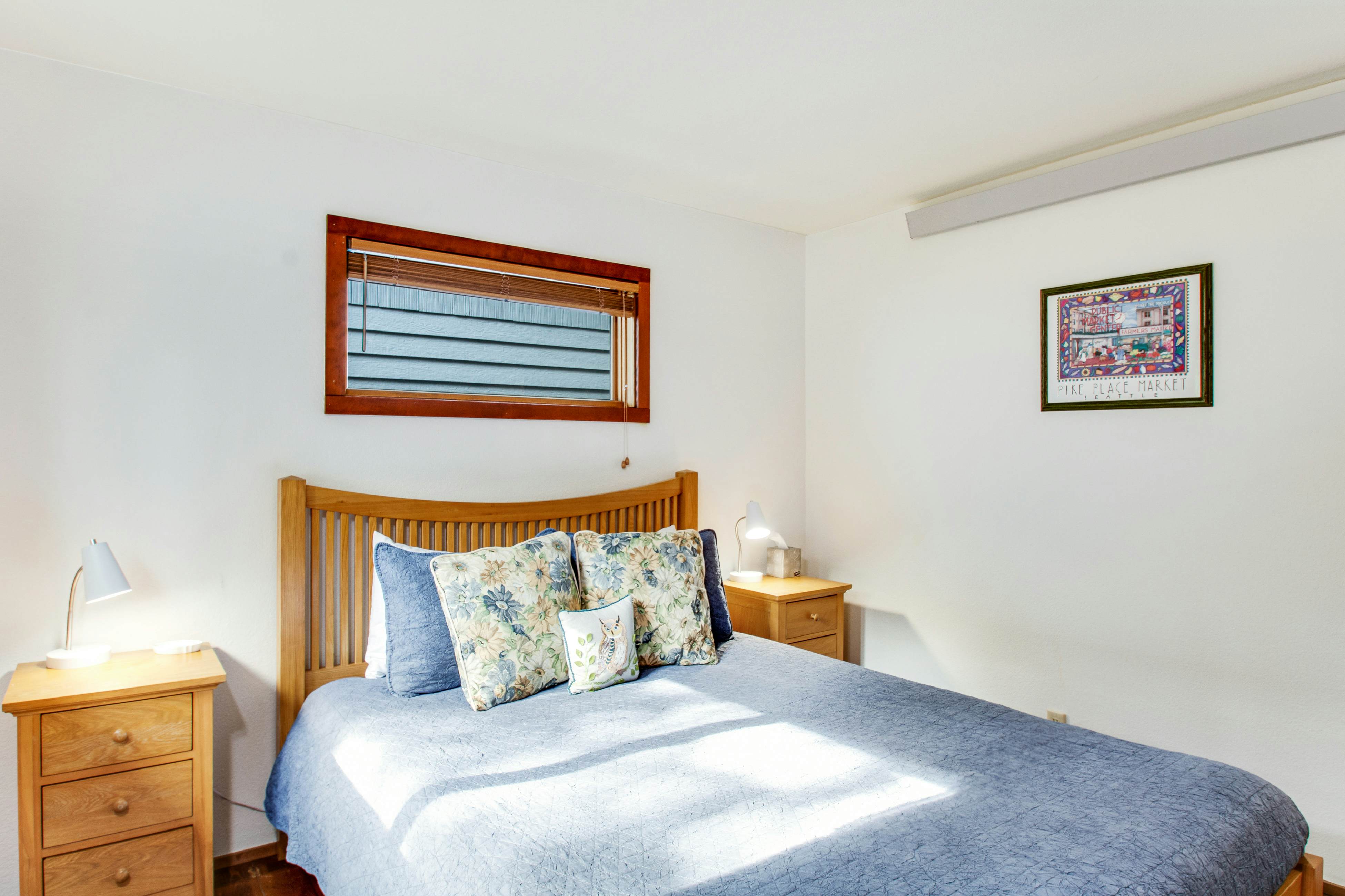 Seabeck House & Cottage on Hood Canal 4 BD Seabeck, WA Vacation