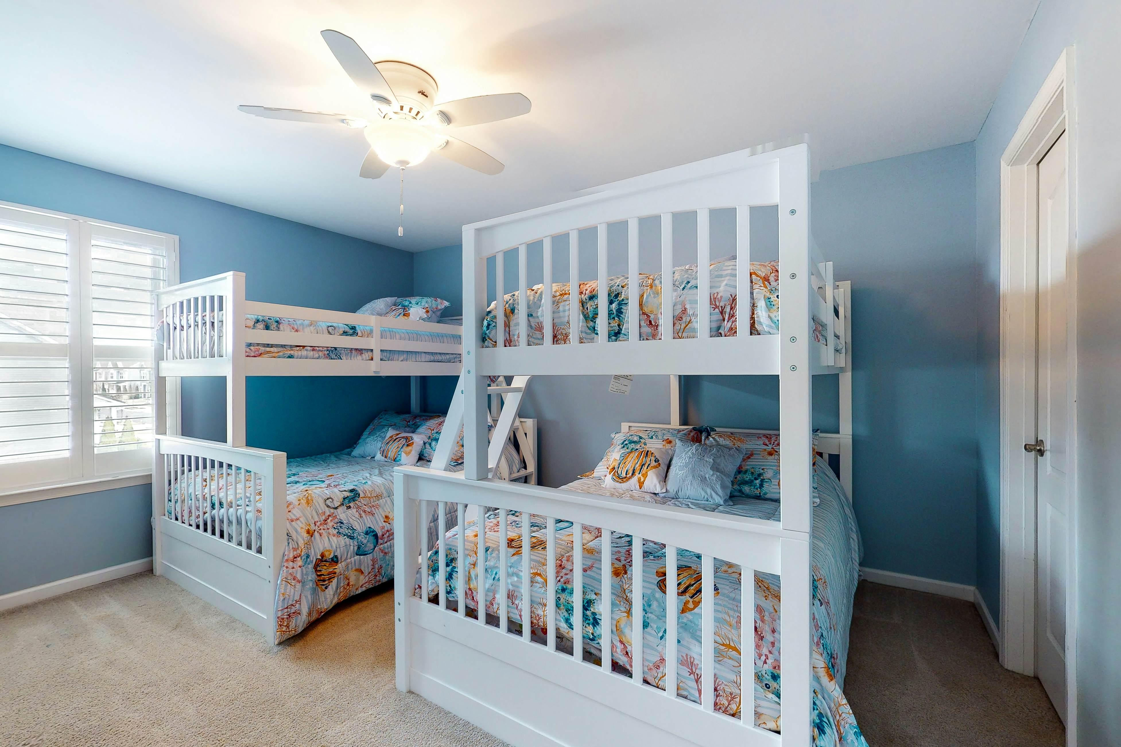 Bishops Landing - 16985 Bellevue Ct