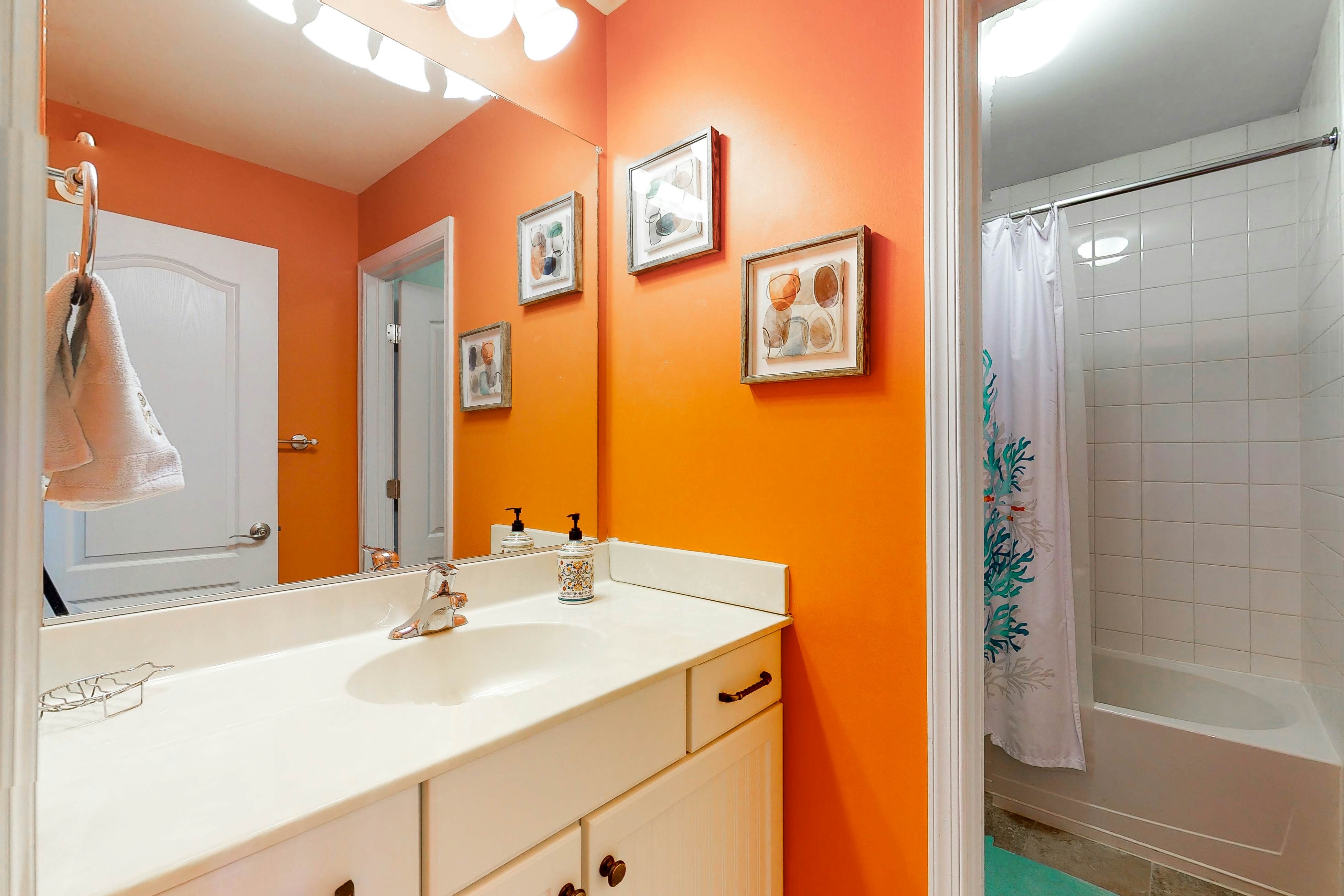 Bishops Landing - 16985 Bellevue Ct