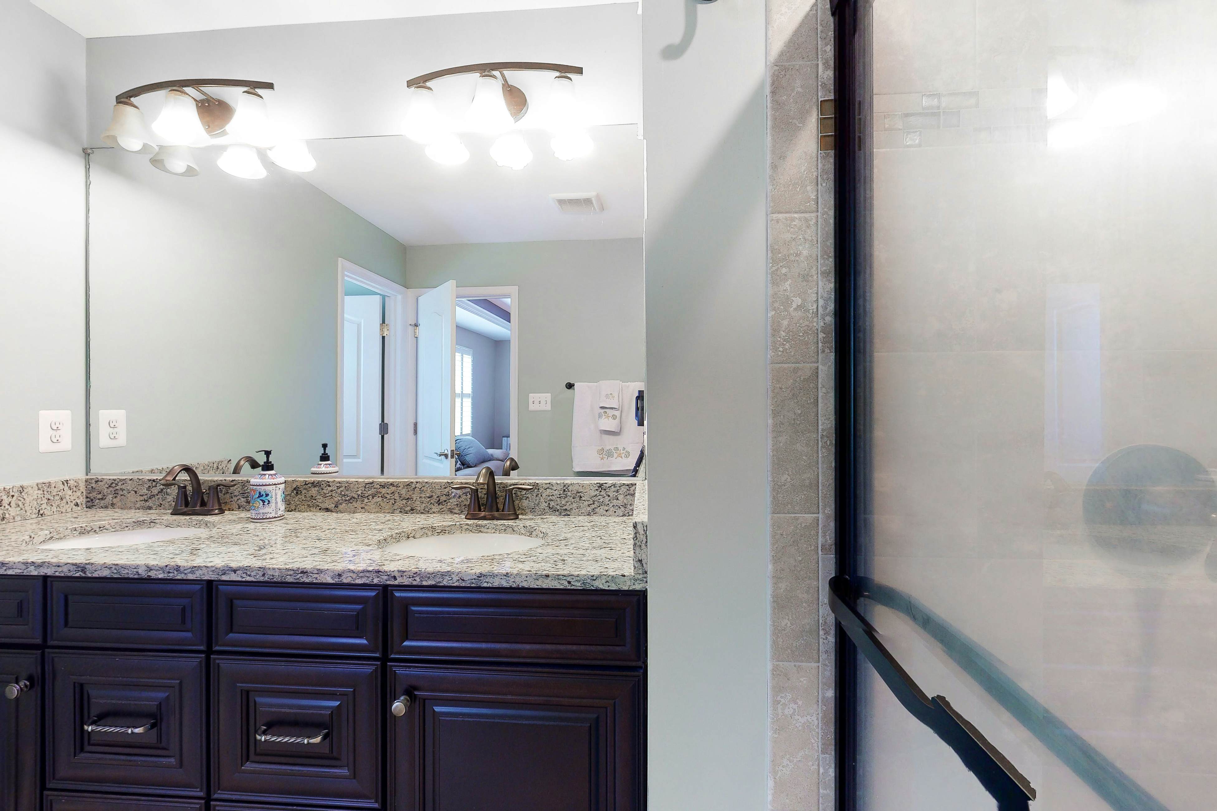 Bishops Landing - 16985 Bellevue Ct