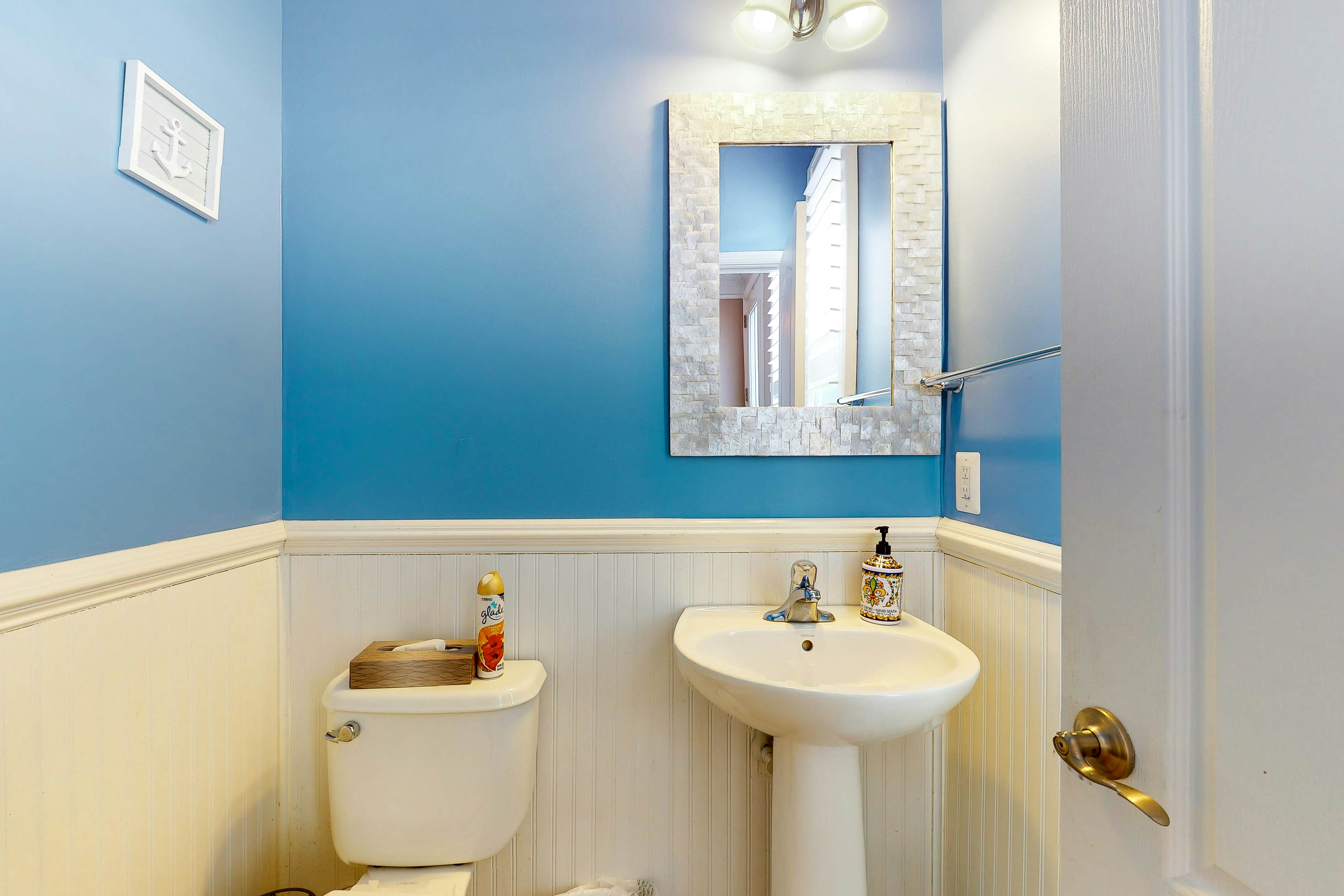 Bishops Landing - 16985 Bellevue Ct