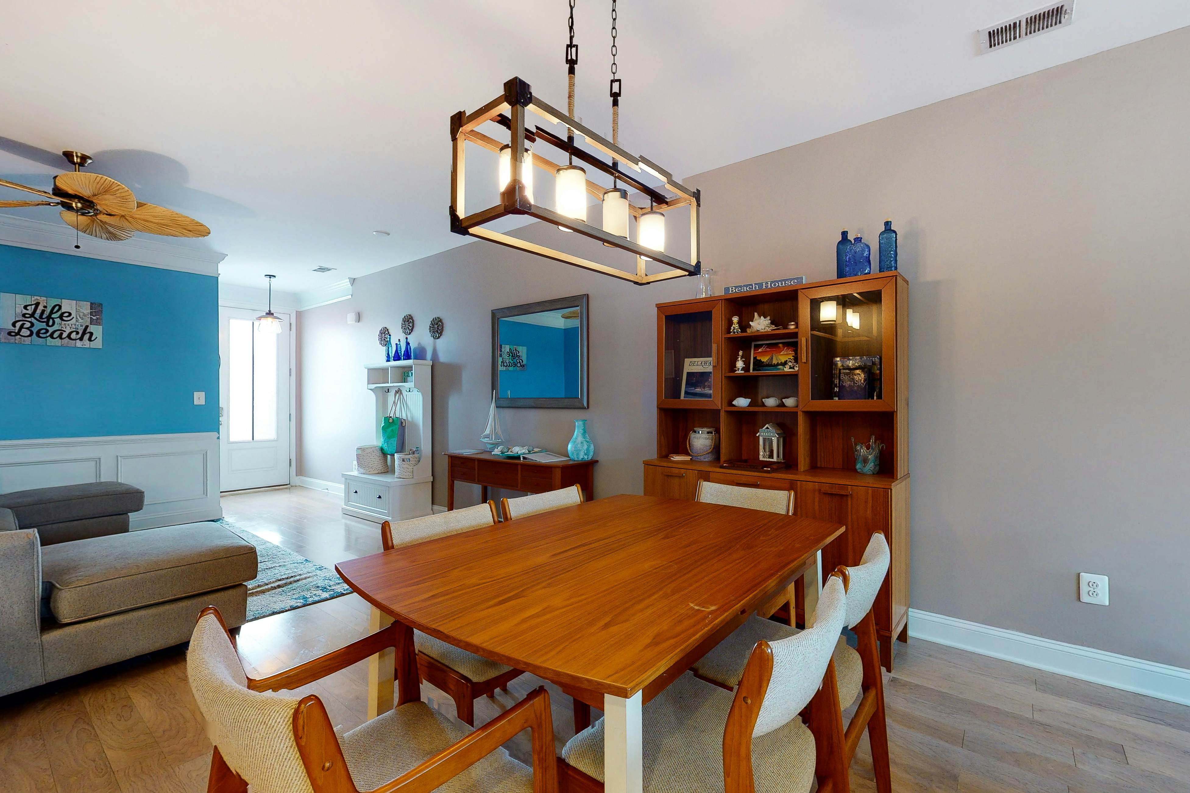 Bishops Landing - 16985 Bellevue Ct