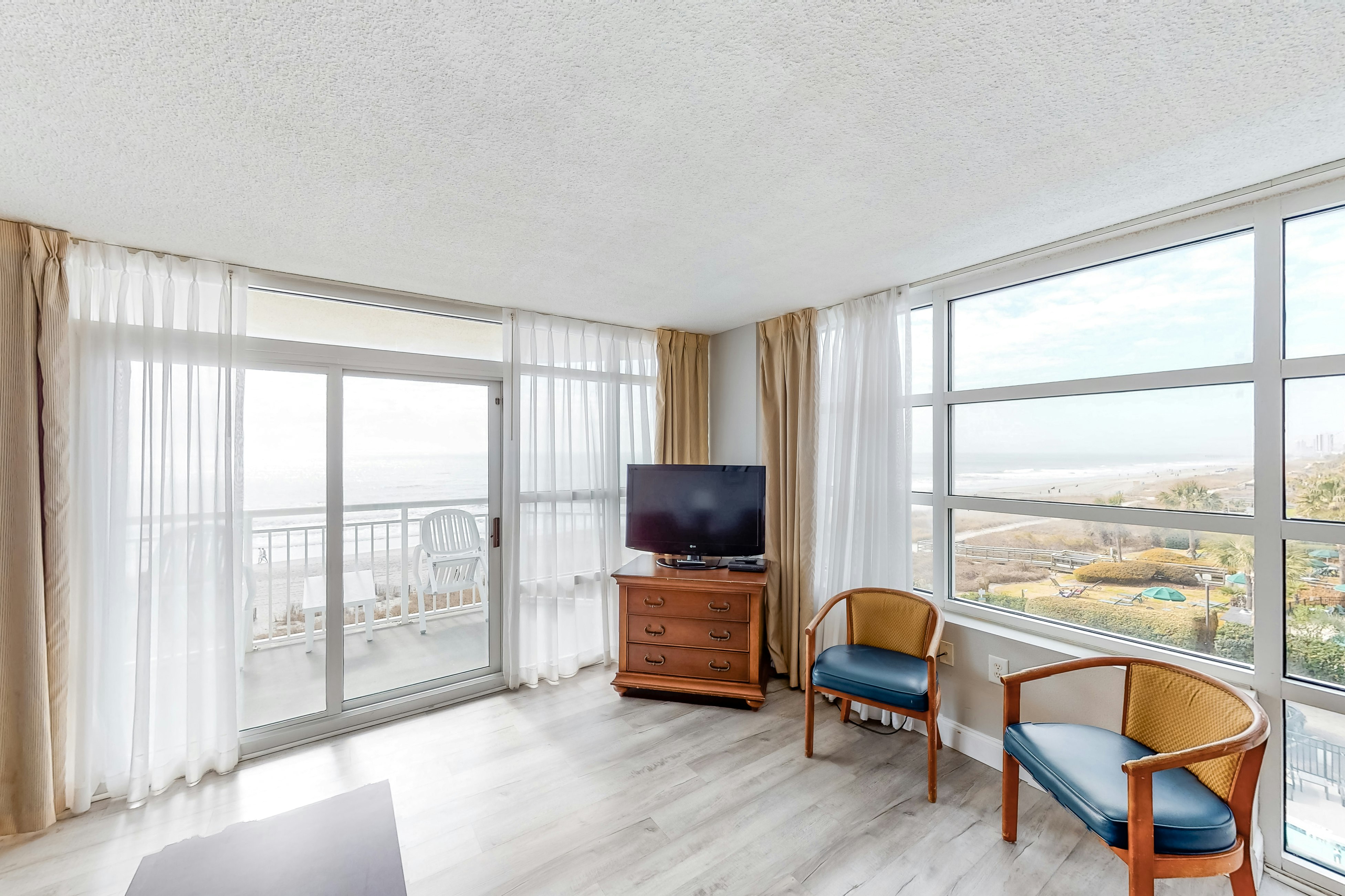 Carolinian Beach Resort 0333