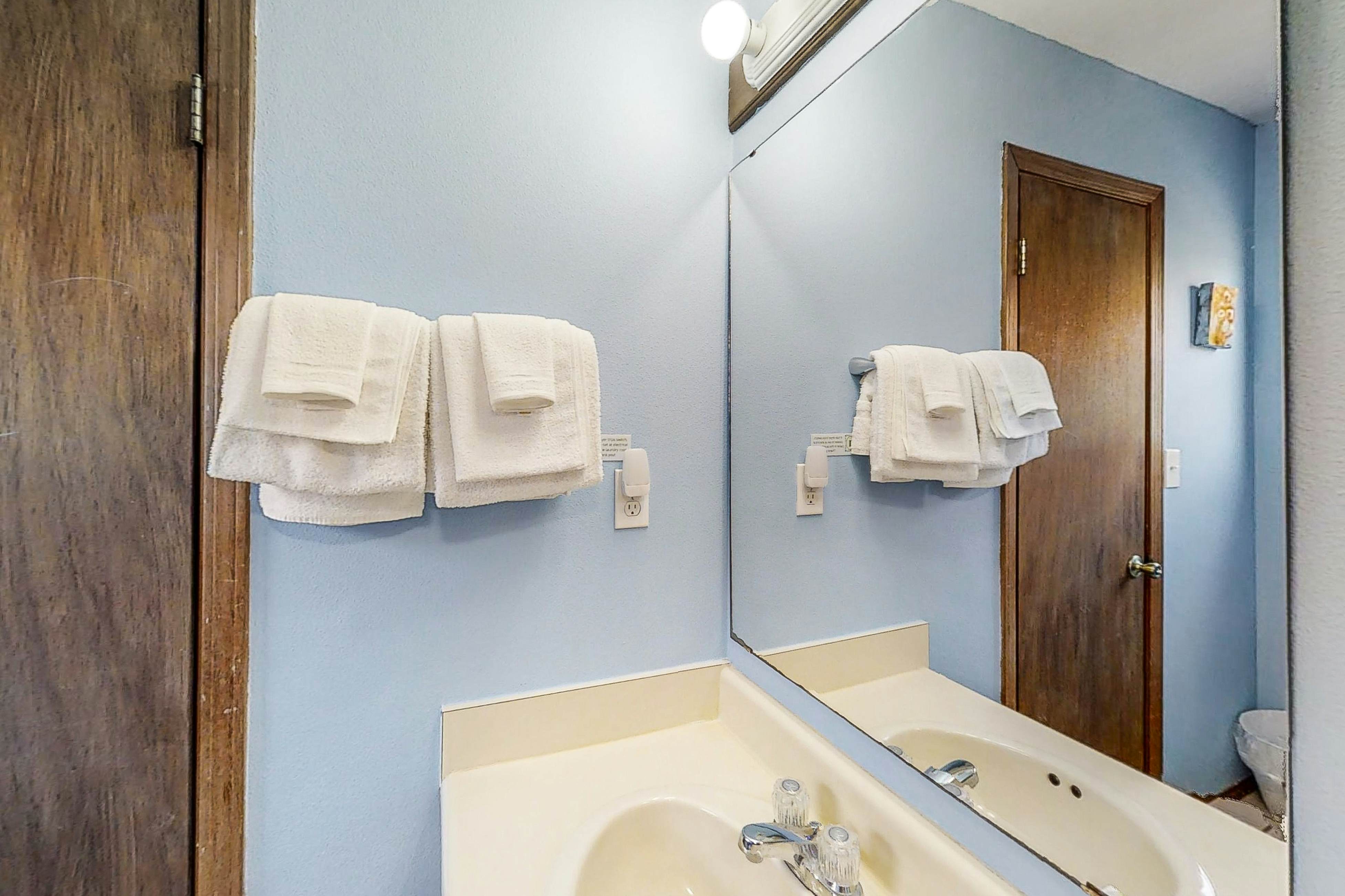 Muldoon Beach House 3 BD Gulf Shores, AL Vacation Rental Vacasa