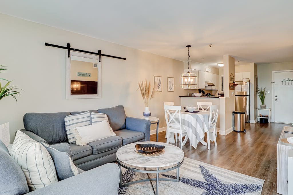 Charming condo with shared pools and hot tub, high-speed WiFi, and central AC — Hilton Head, SC — vacation rental