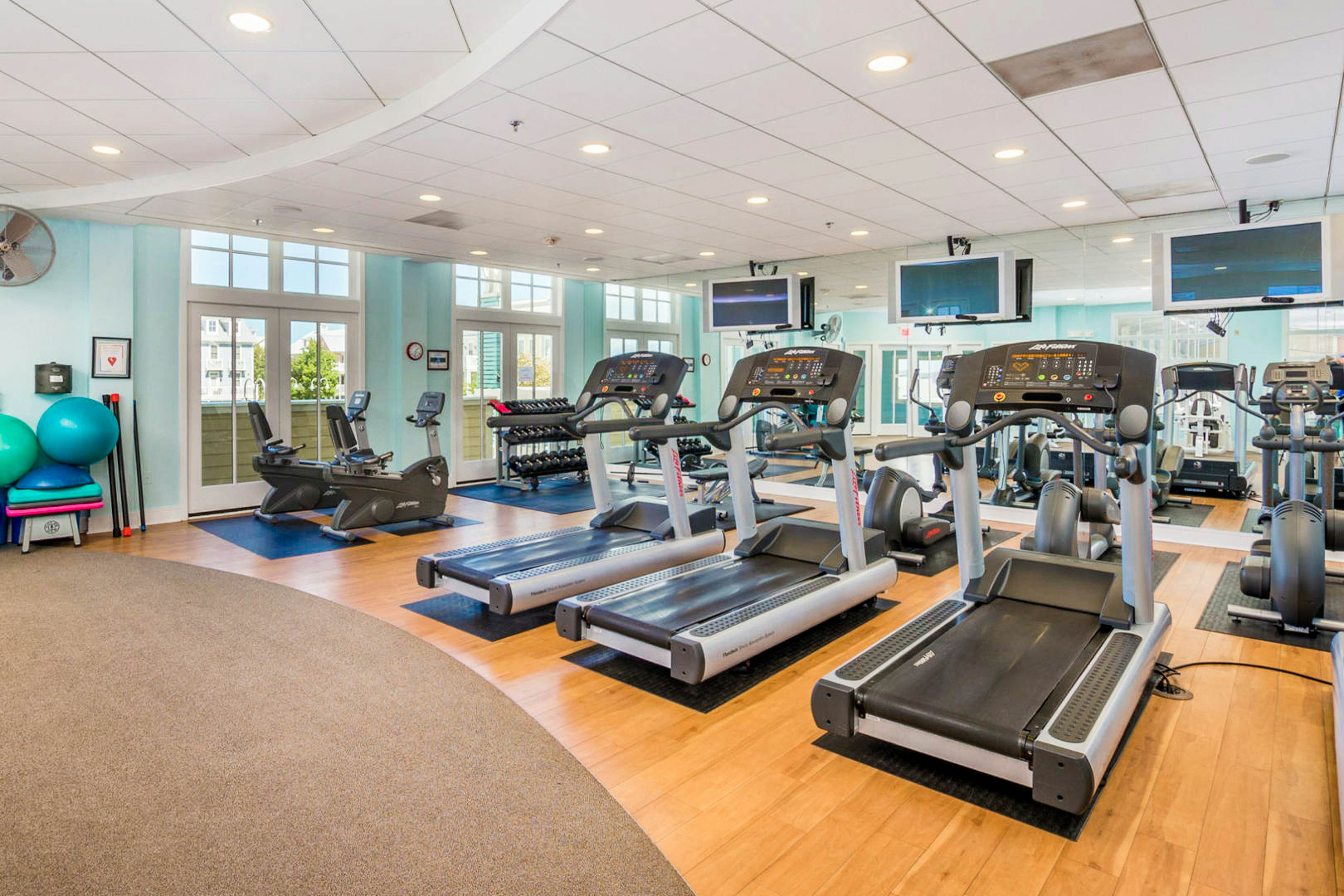 Sunset Island - 37 Fountain Dr W 3B