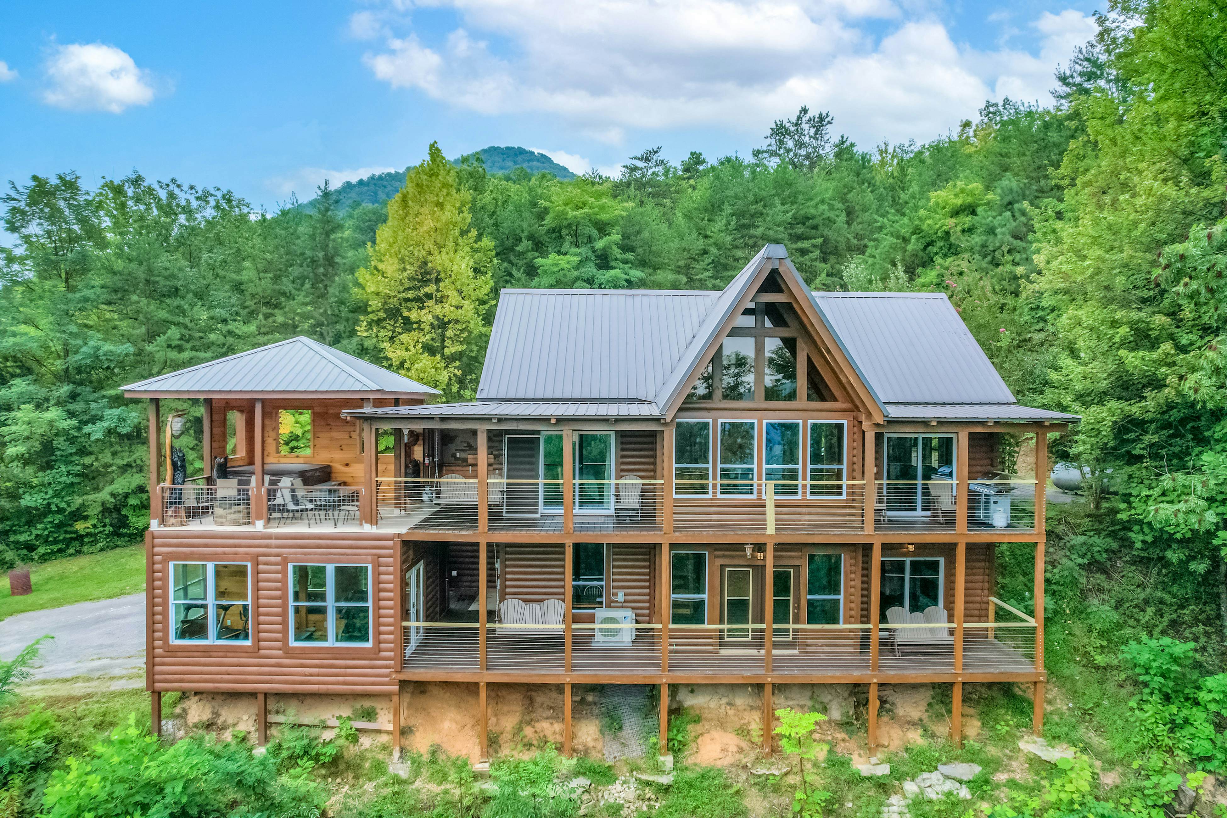 Sevierville Cabin Rentals, Vacation Rentals, Vacation Homes | Vacasa