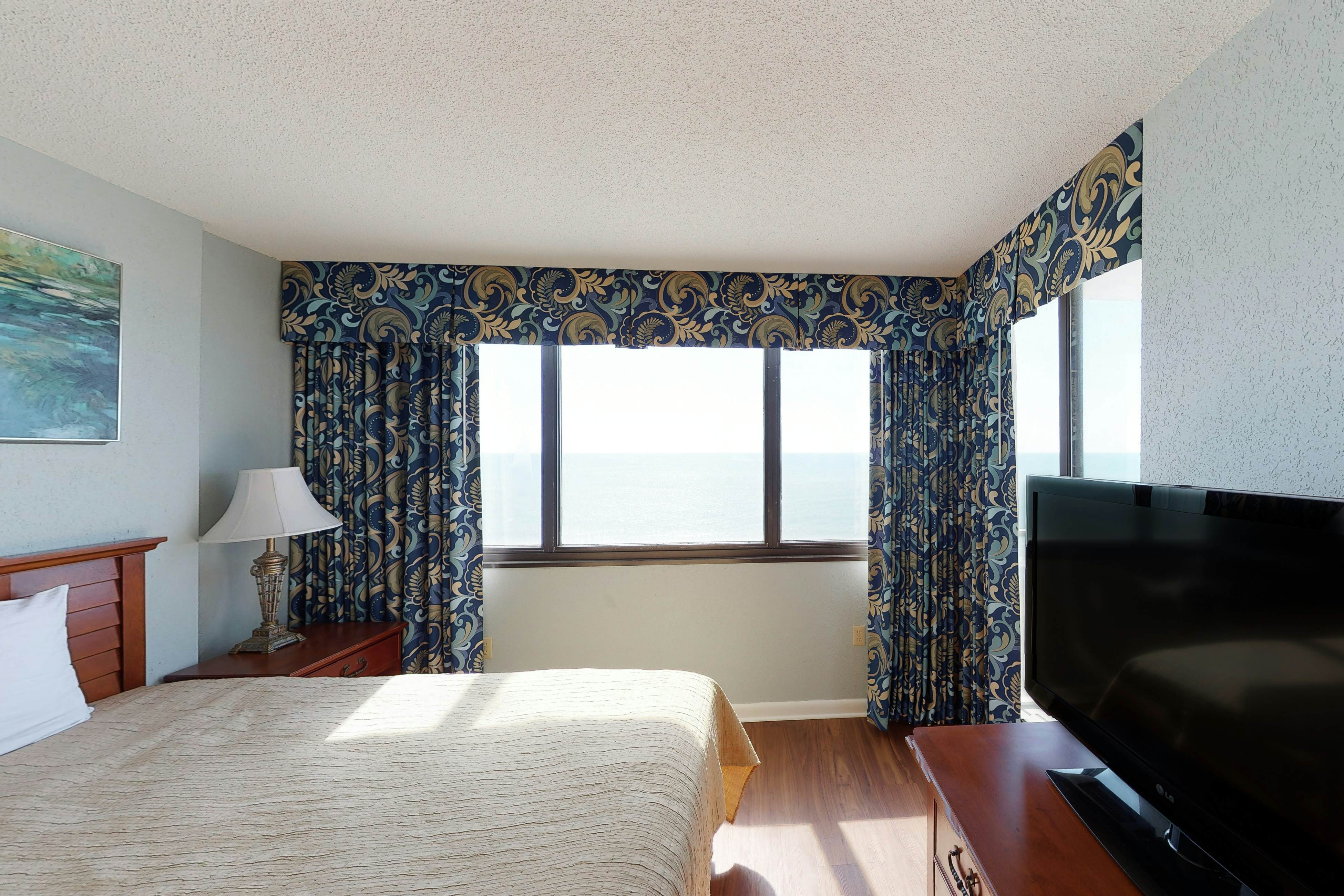 Sands Beach Club 1014