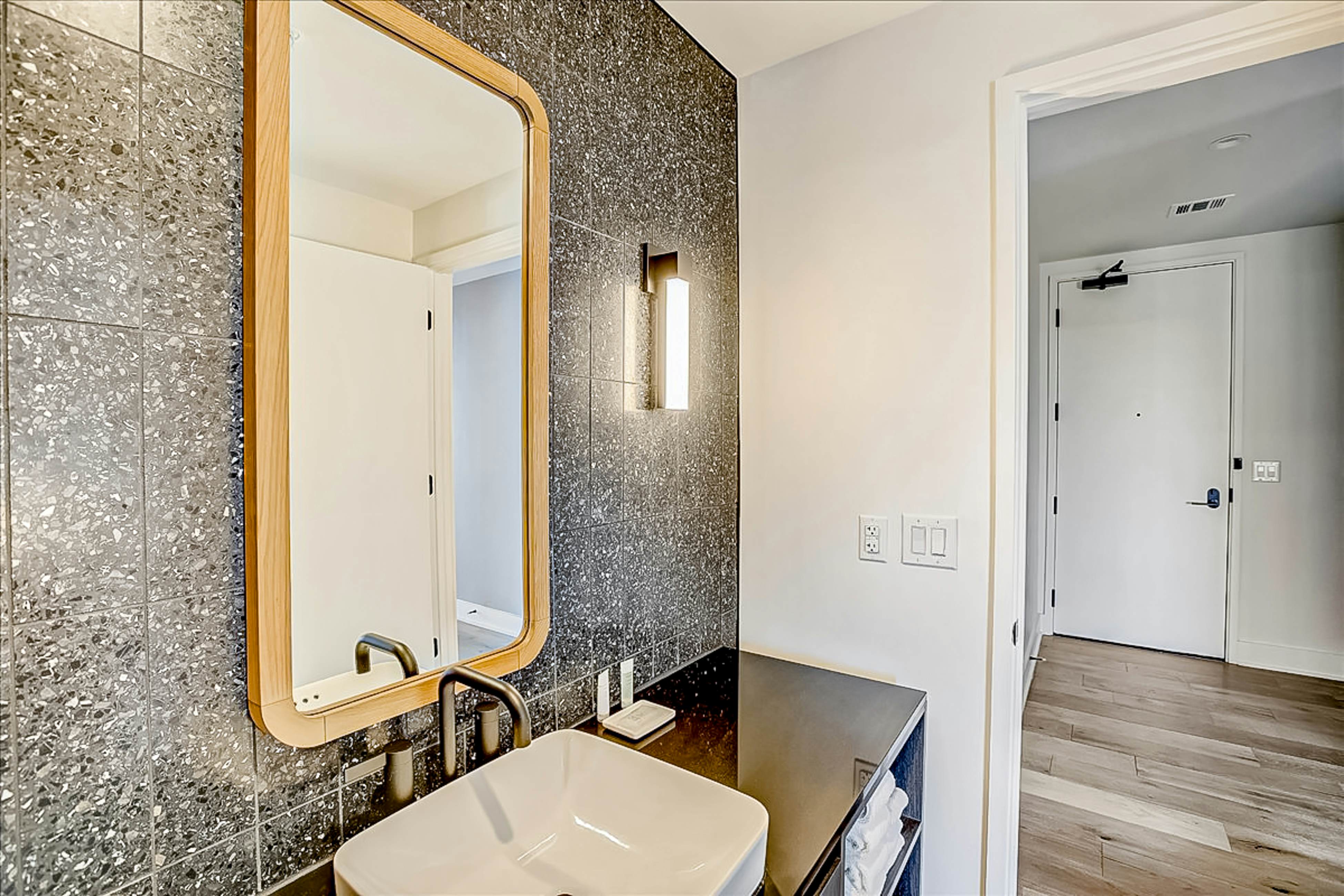 Natiivo Austin Lake Views