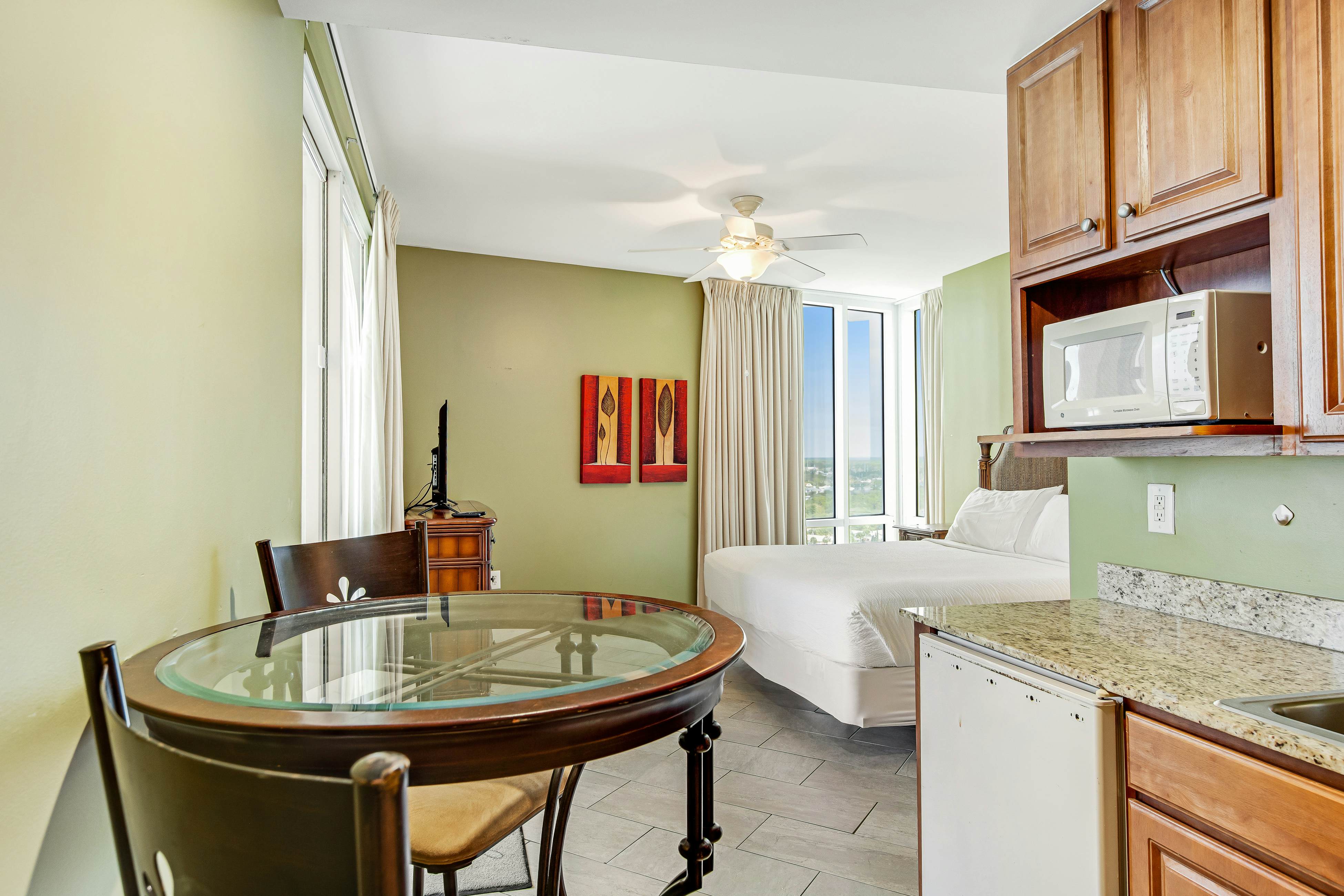 Splash Resort 1401W Suite A Studio