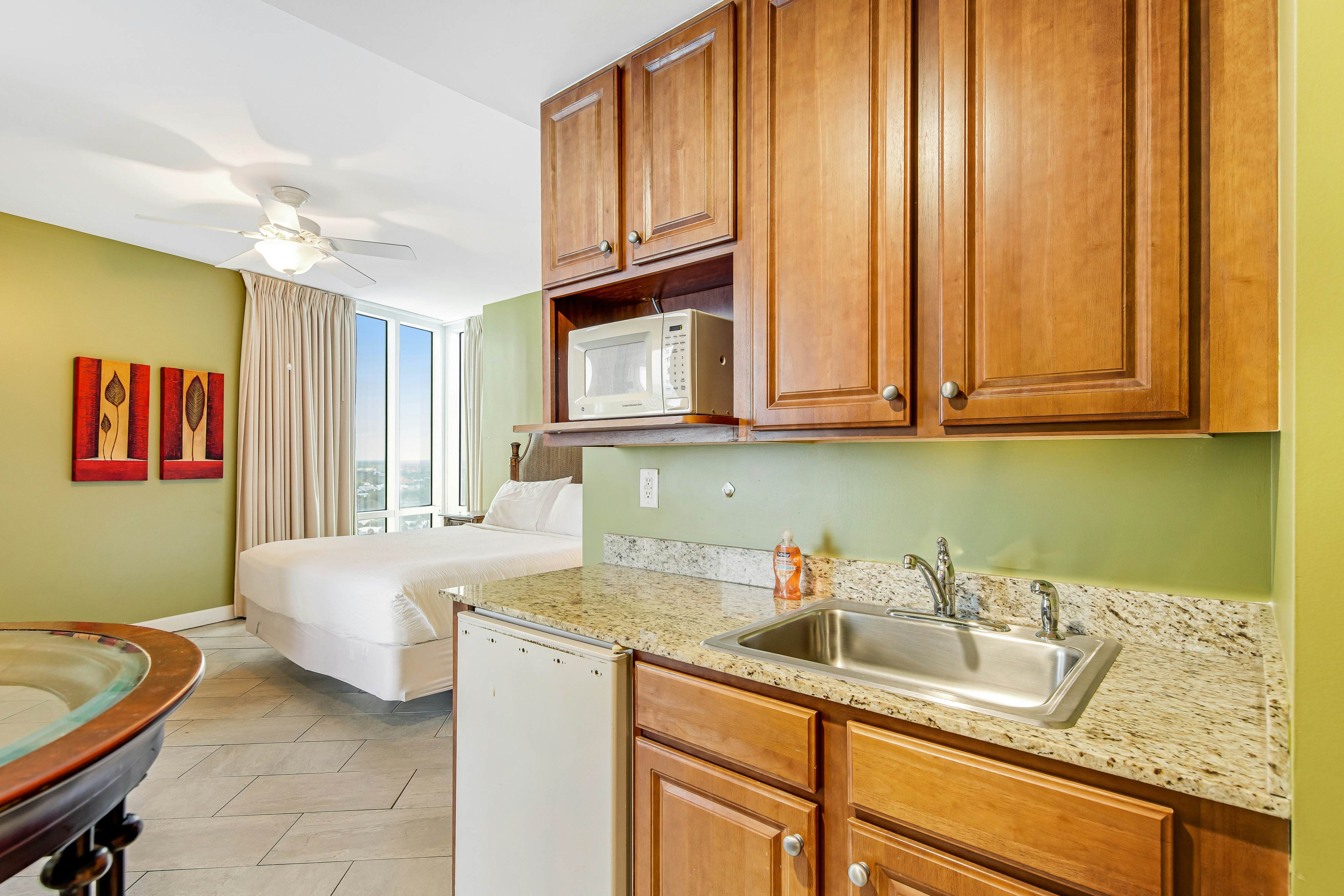 Splash Resort 1401W Suite A Studio