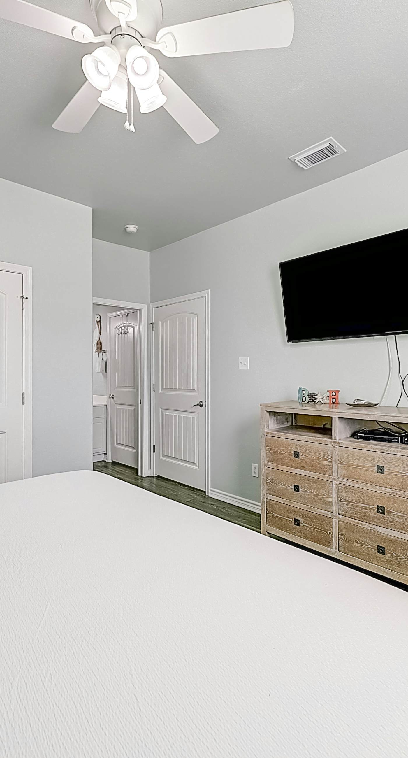 Nemo Cay - Mermaids Splash