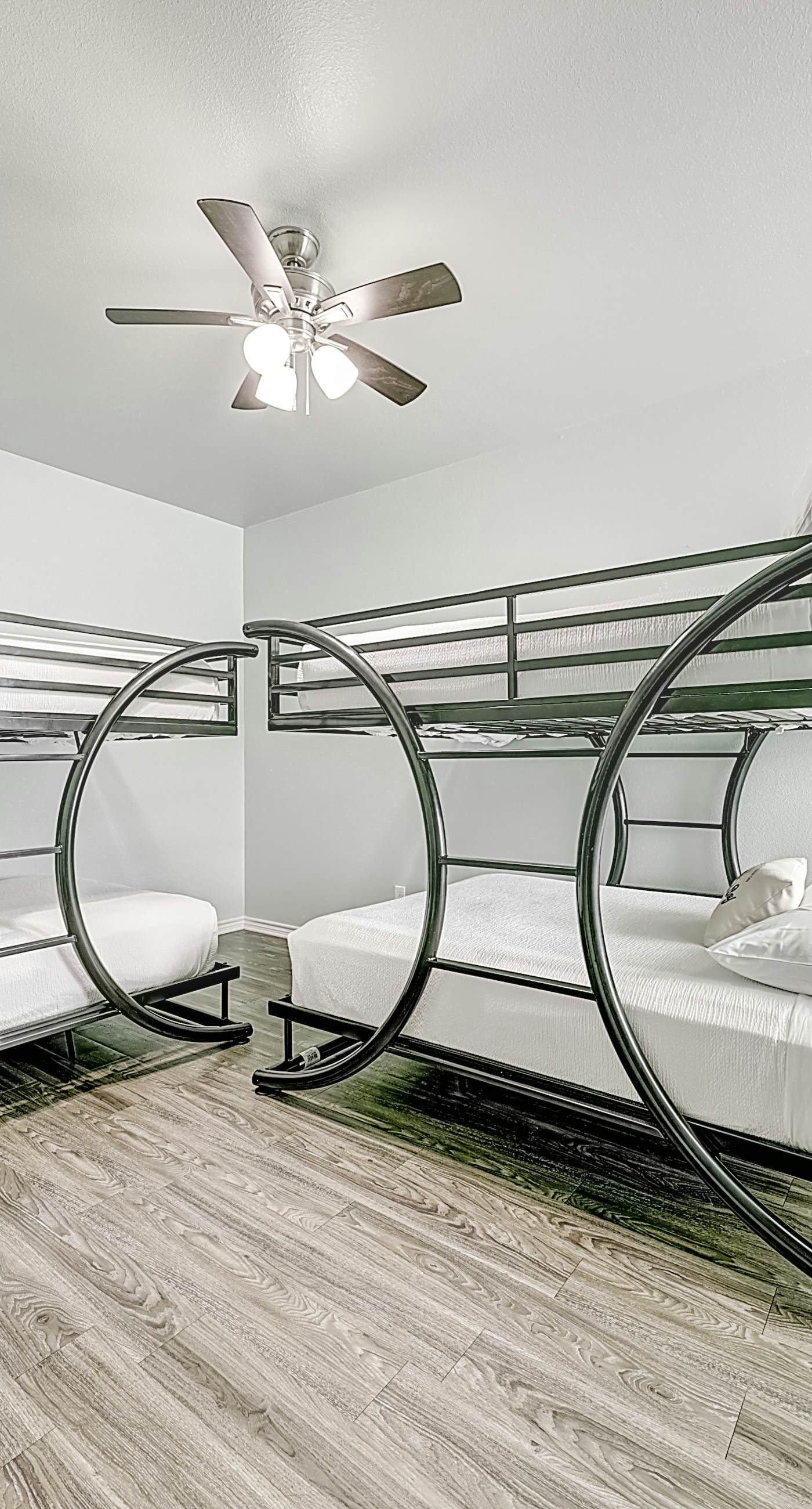 Nemo Cay - Mermaids Splash