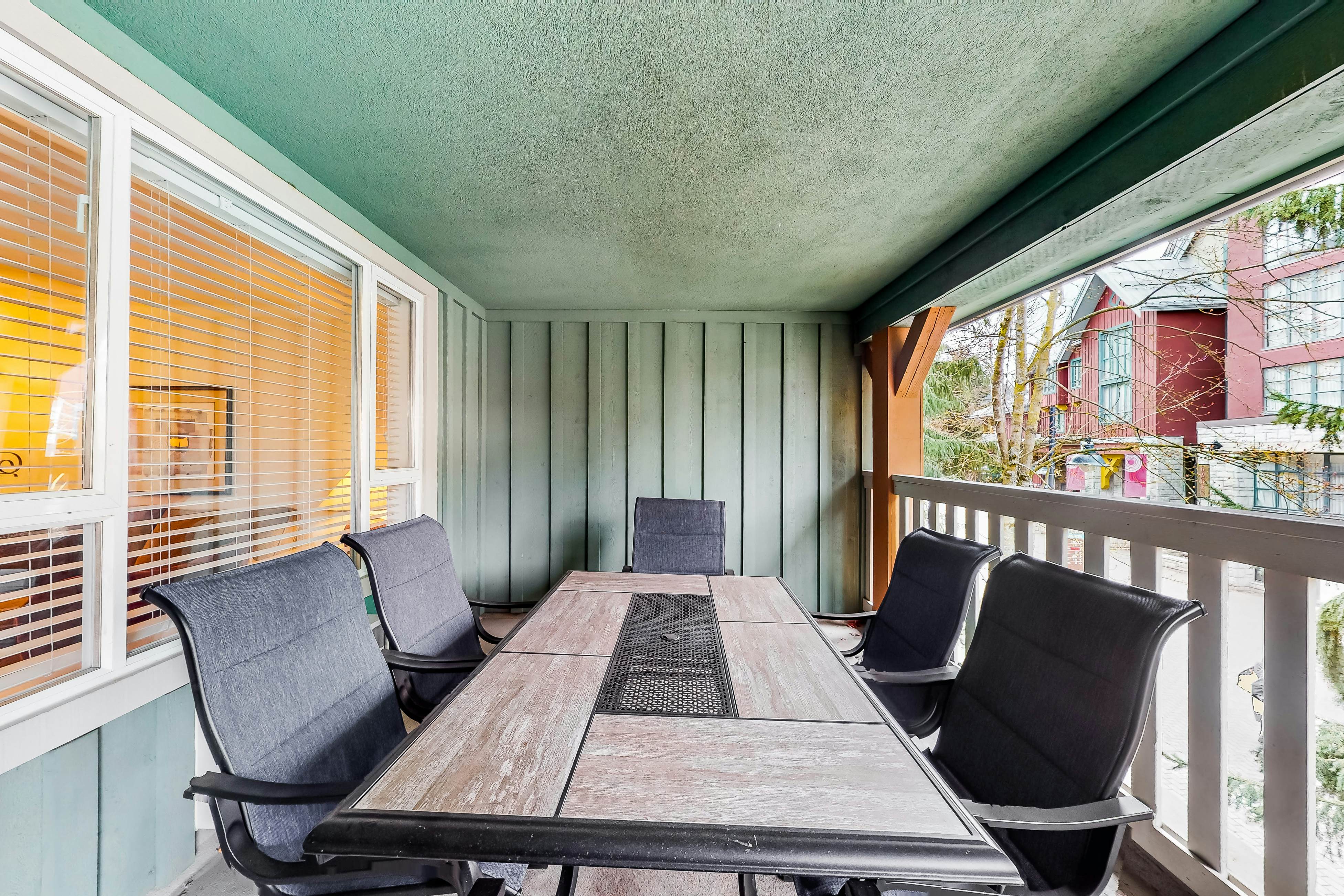 Town Plaza, Unit 209