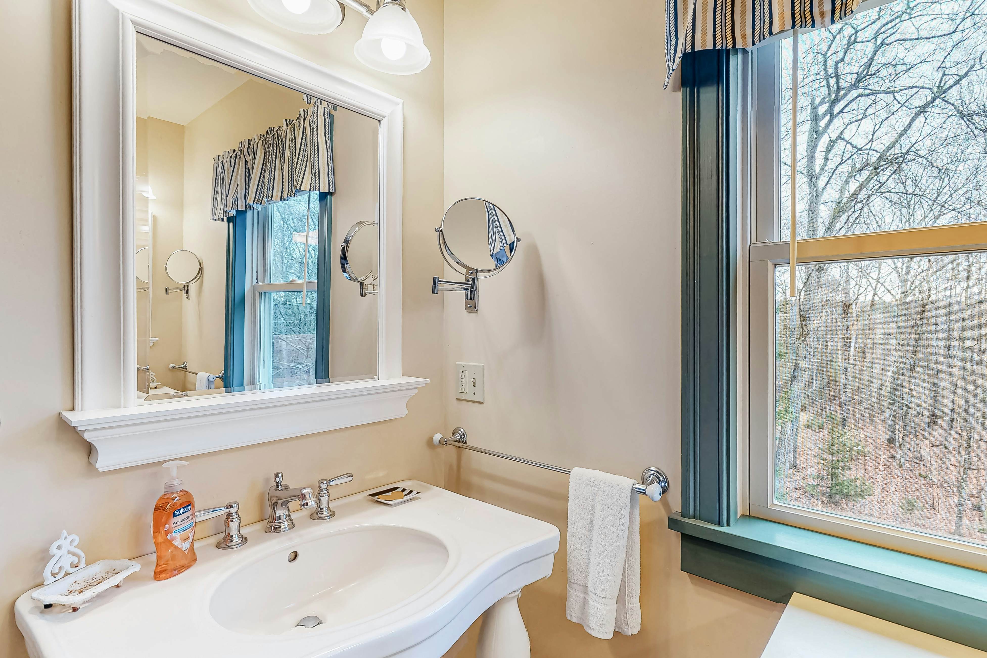 Knickerbocker Lake Retreat