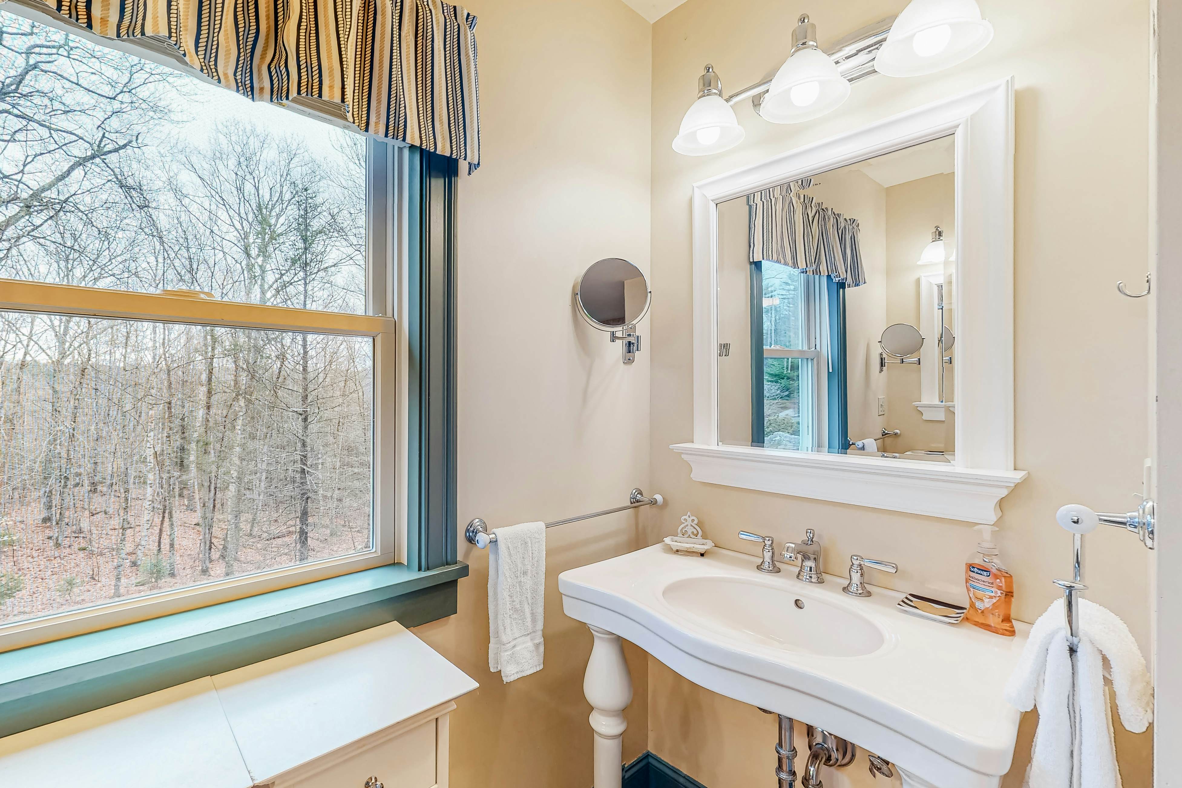 Knickerbocker Lake Retreat