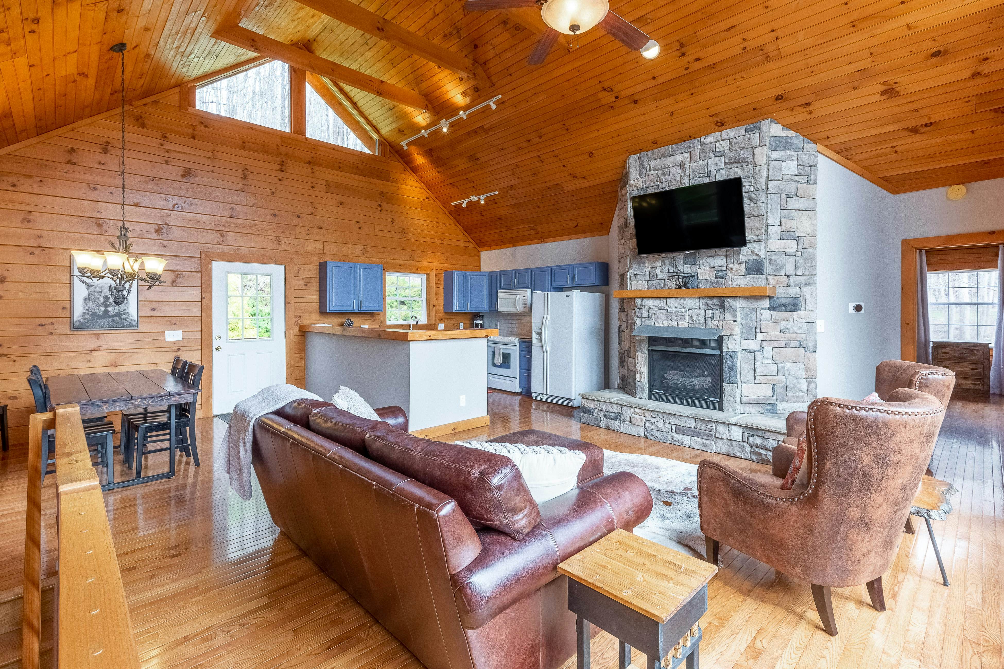 Bear Print Mountain Lodge