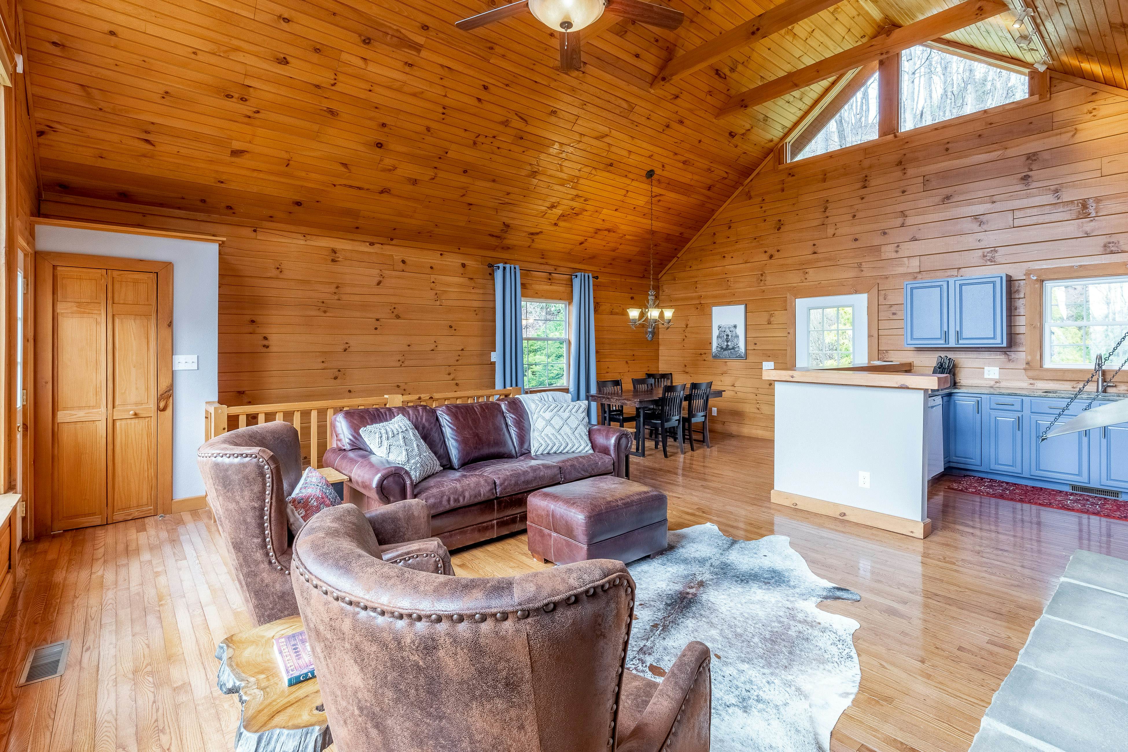 Bear Print Mountain Lodge