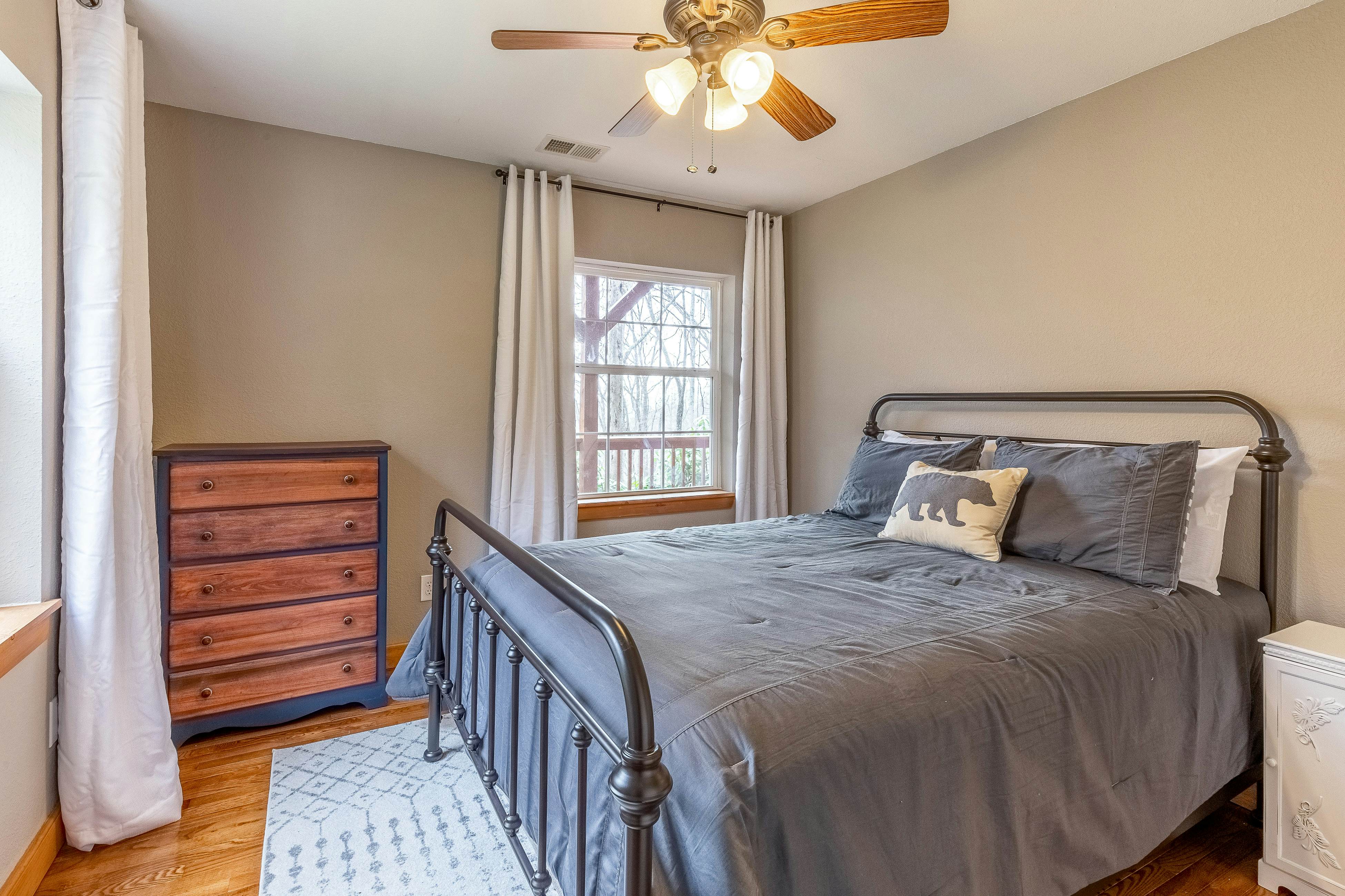 Bear Print Mountain Lodge