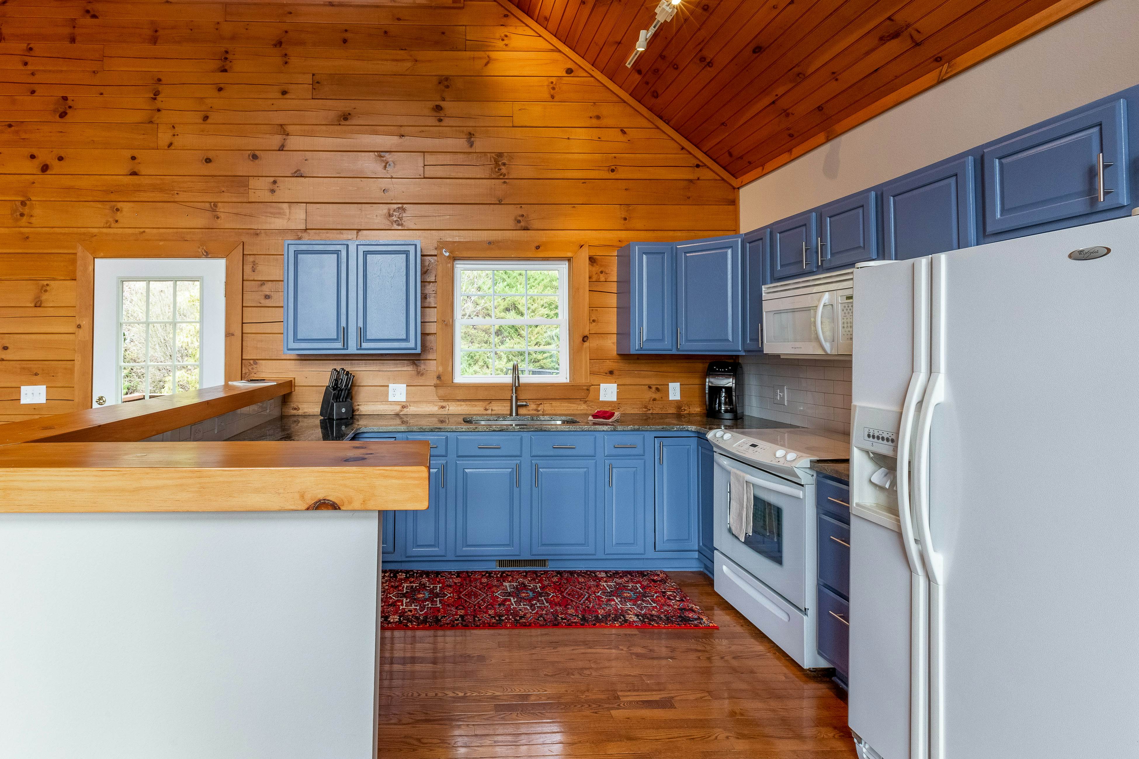 Bear Print Mountain Lodge