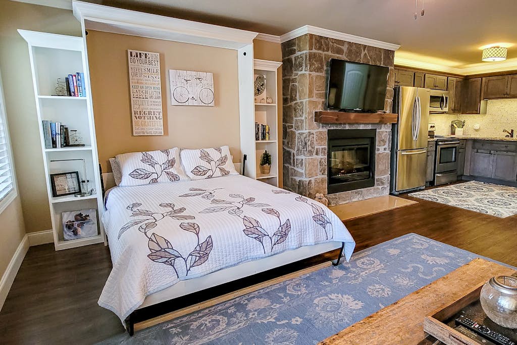Lovely Studio N Riverfront Community, Sleeps 2 — Townsend, TN — vacation rental