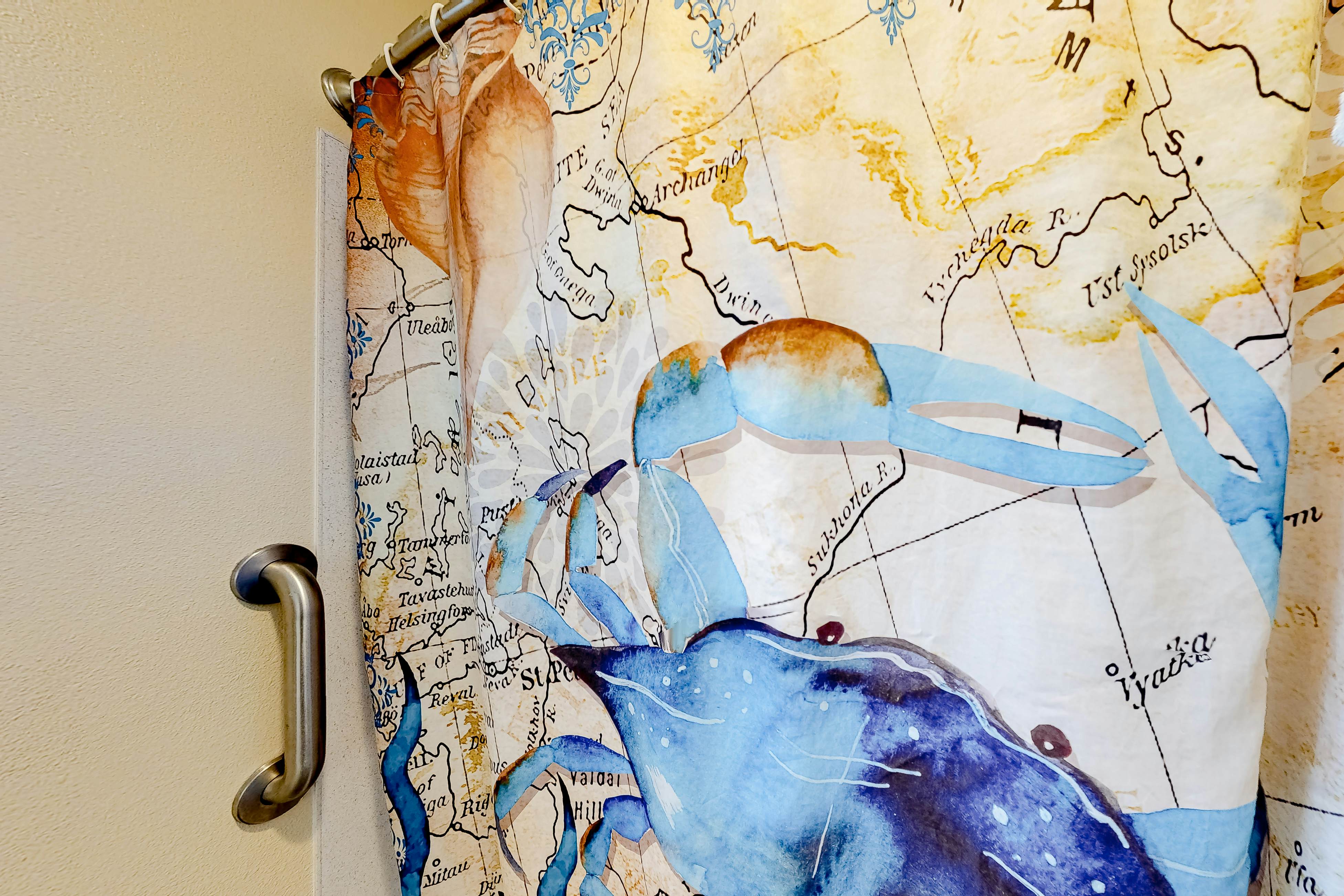 Lamplighter Inn - 116 Crab Shack