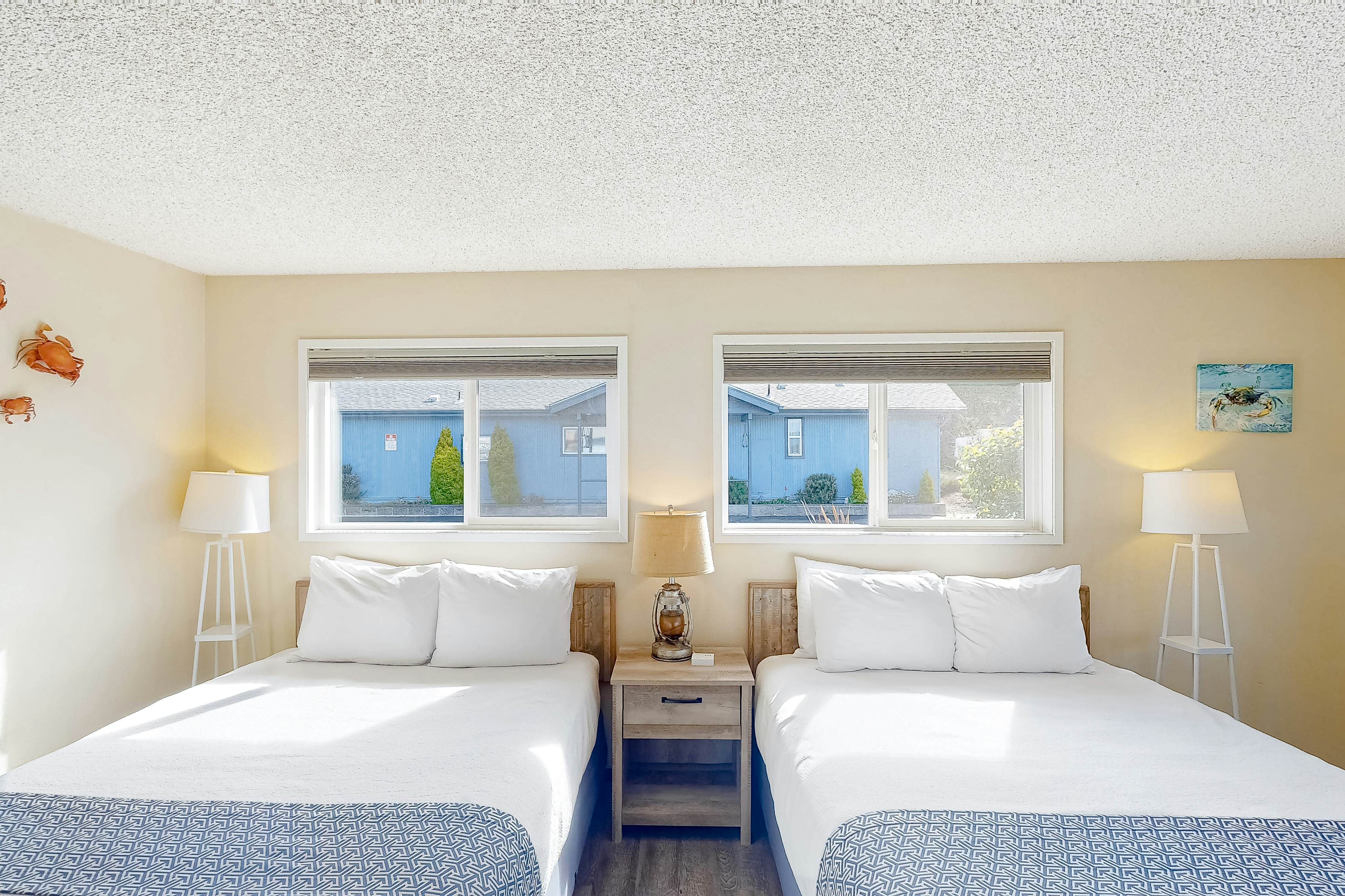 Lamplighter Inn - 116 Crab Shack