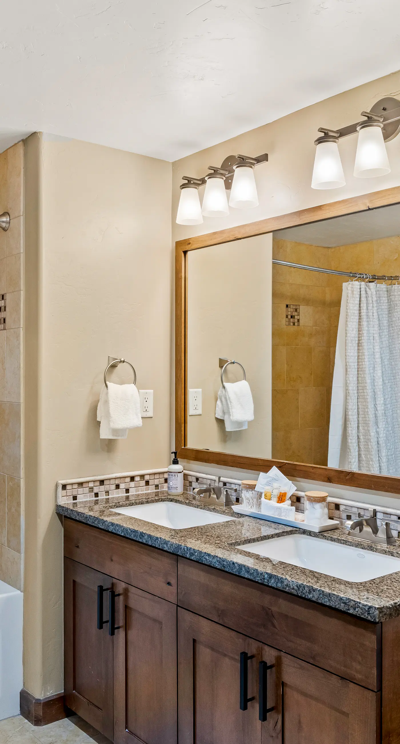 Trailhead Lodge 3107