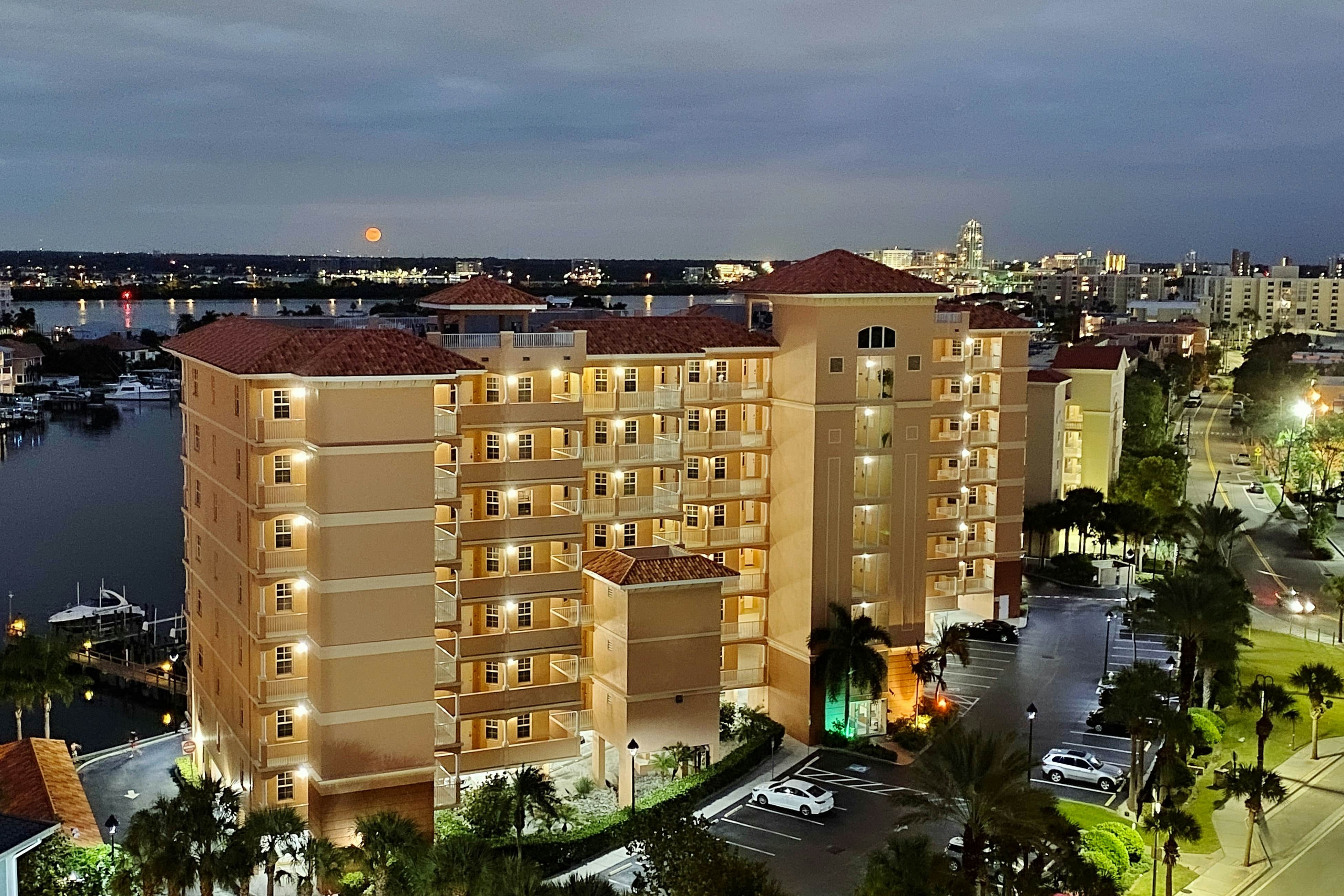 Harborview Grande 304