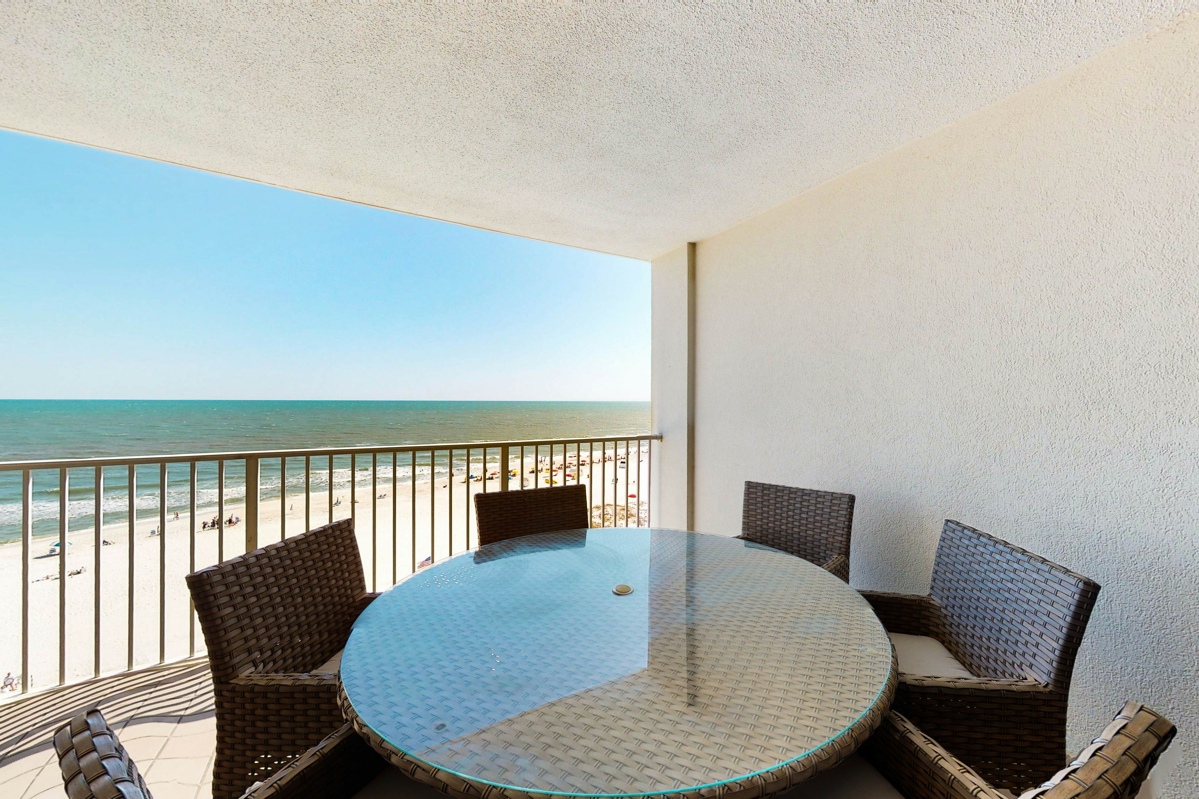 Pelican Pointe 704