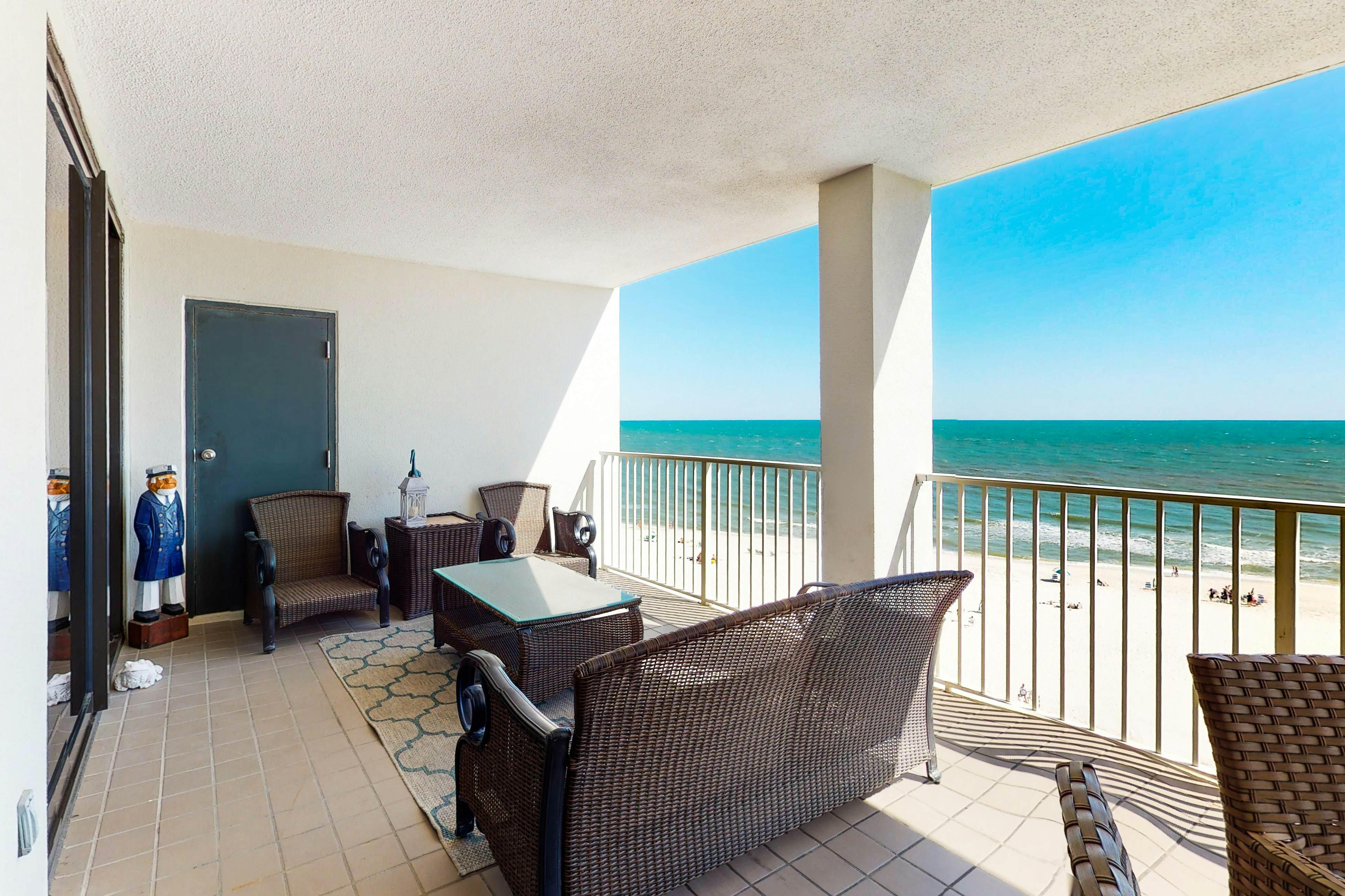 Pelican Pointe 704