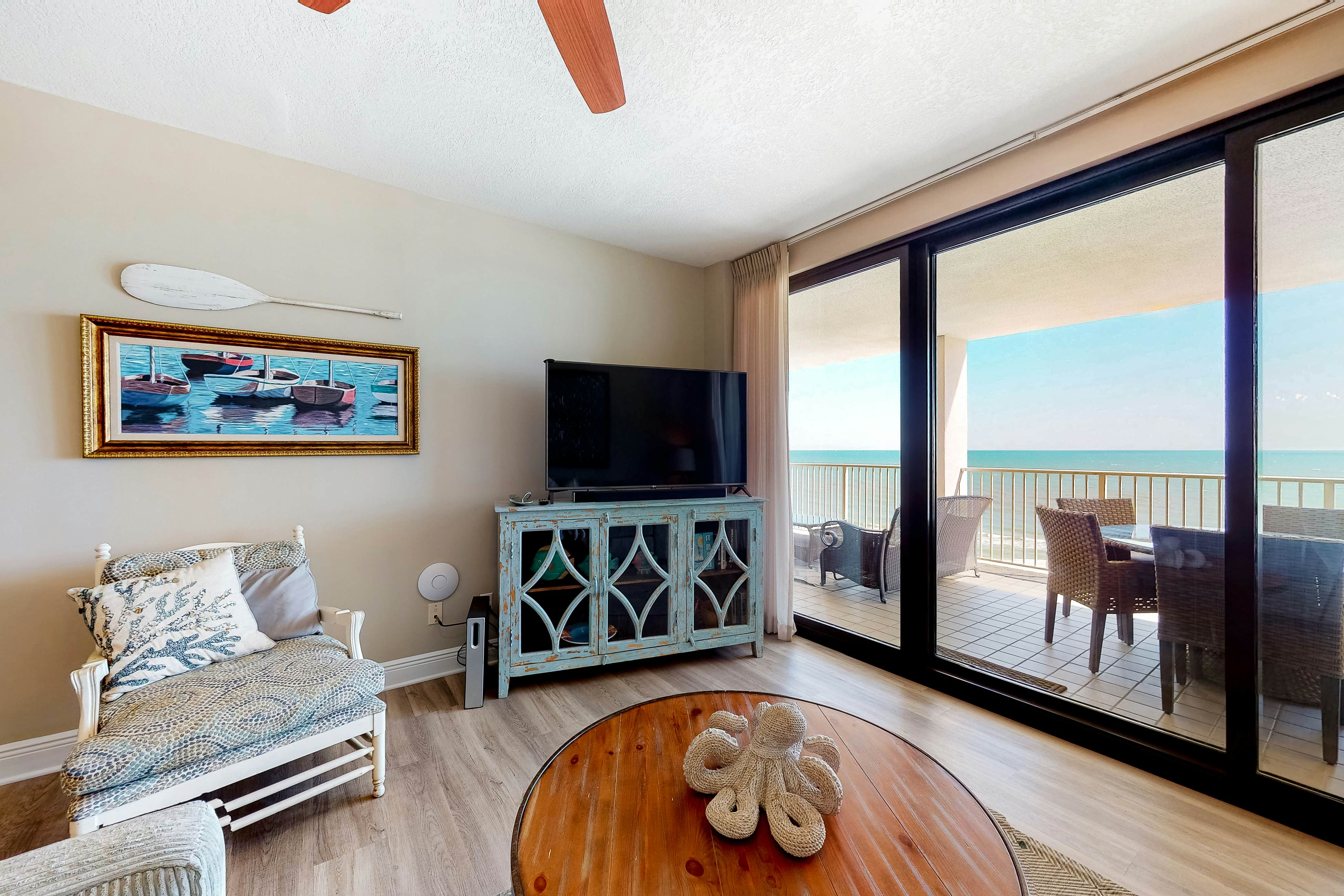 Pelican Pointe 704
