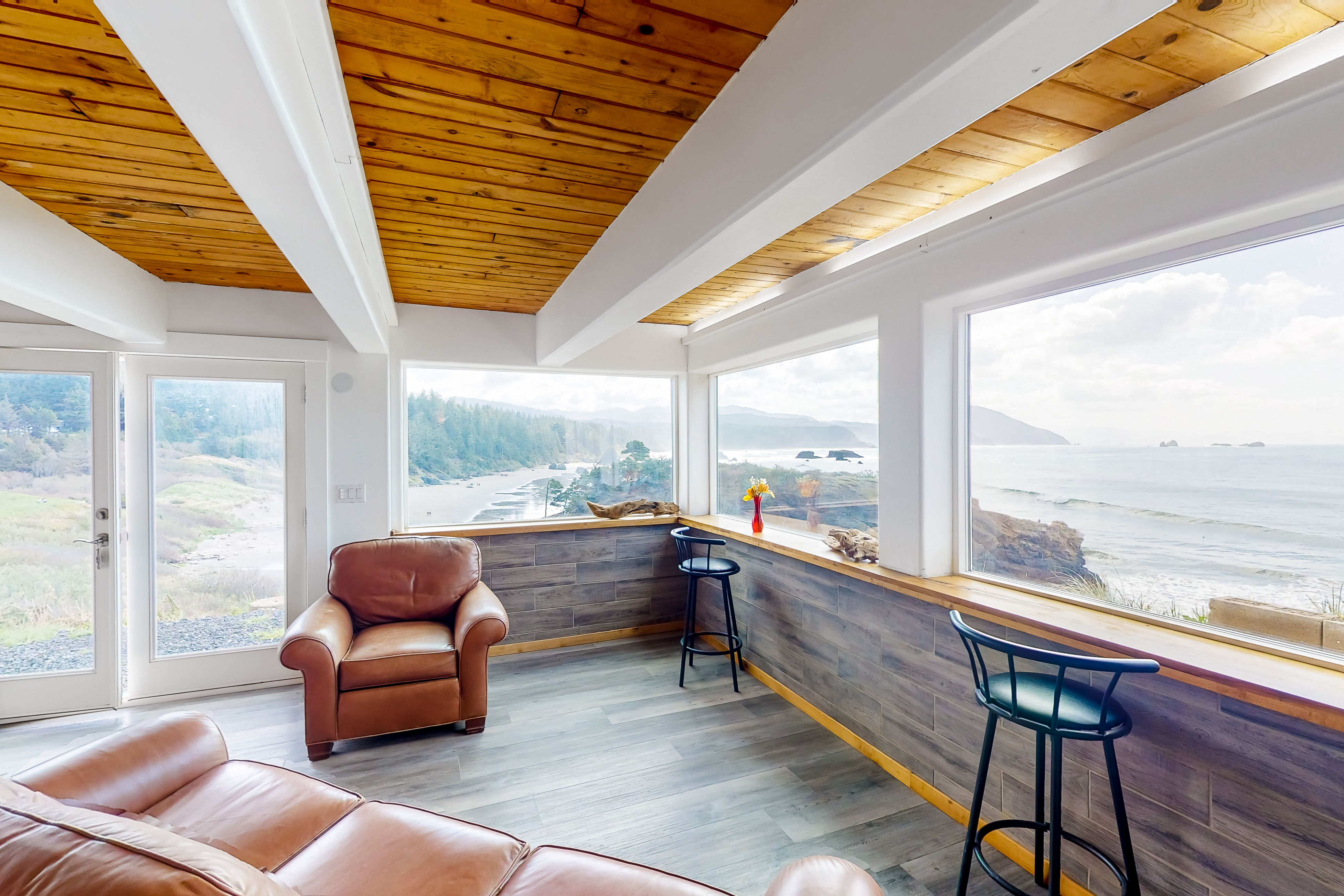 Southern Oregon Coast Vacation Rentals, Cabin Rentals | Vacasa