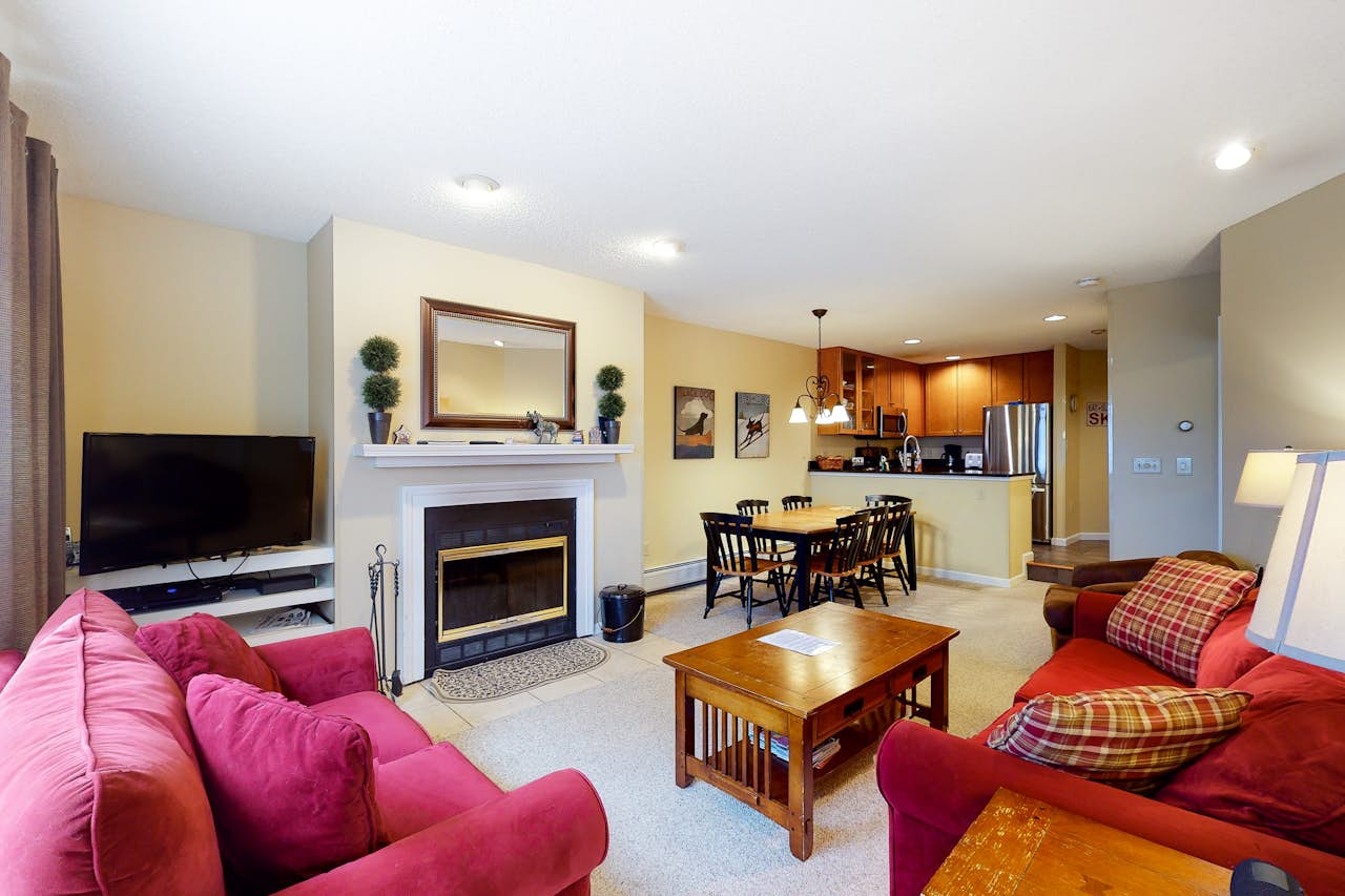 Slopeside Getaway Winterplace F102 3 BD Ludlow, VT Vacation Rental