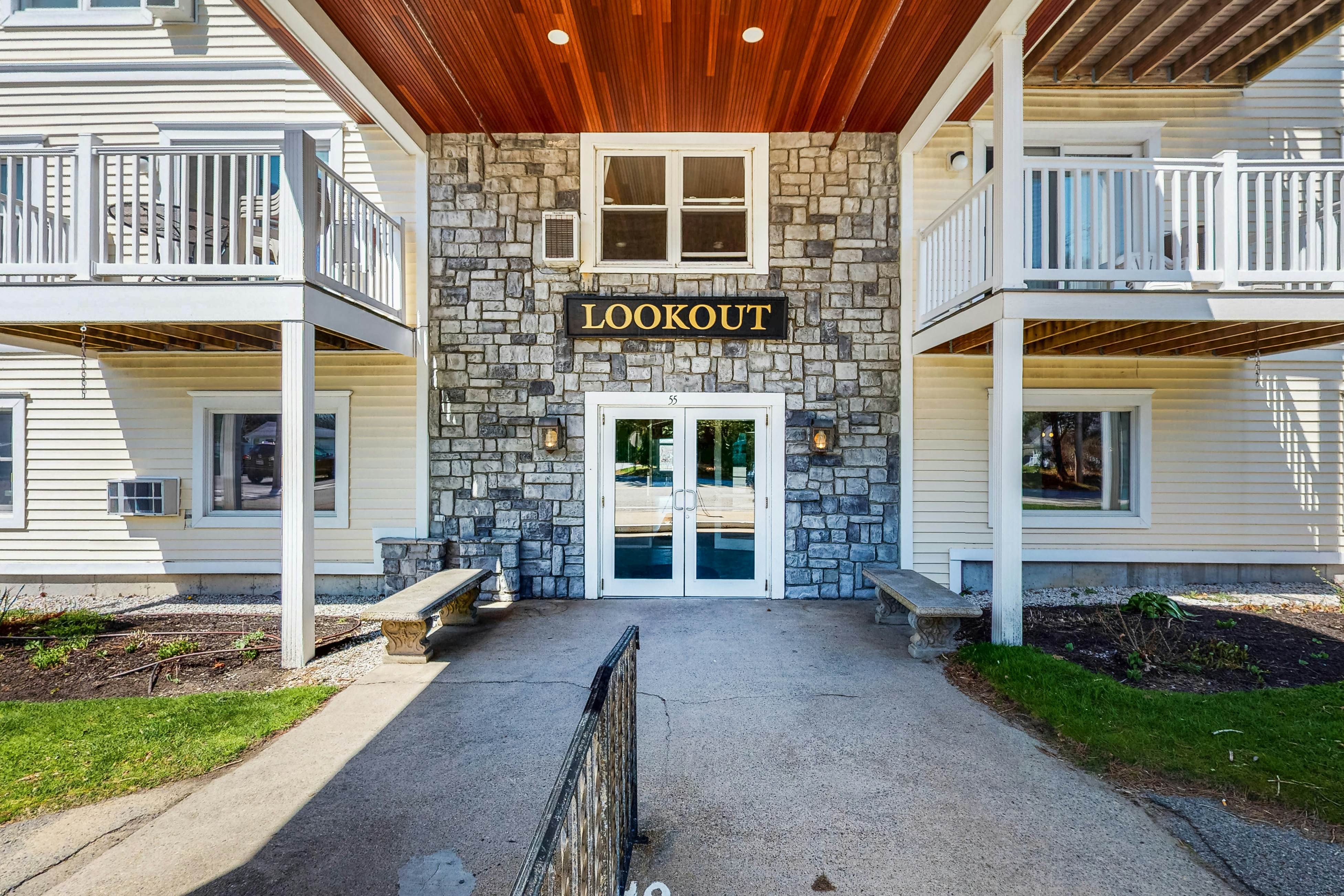 Ogunquit Beach Lookout 1 BD Ogunquit, ME Vacation Rental Vacasa