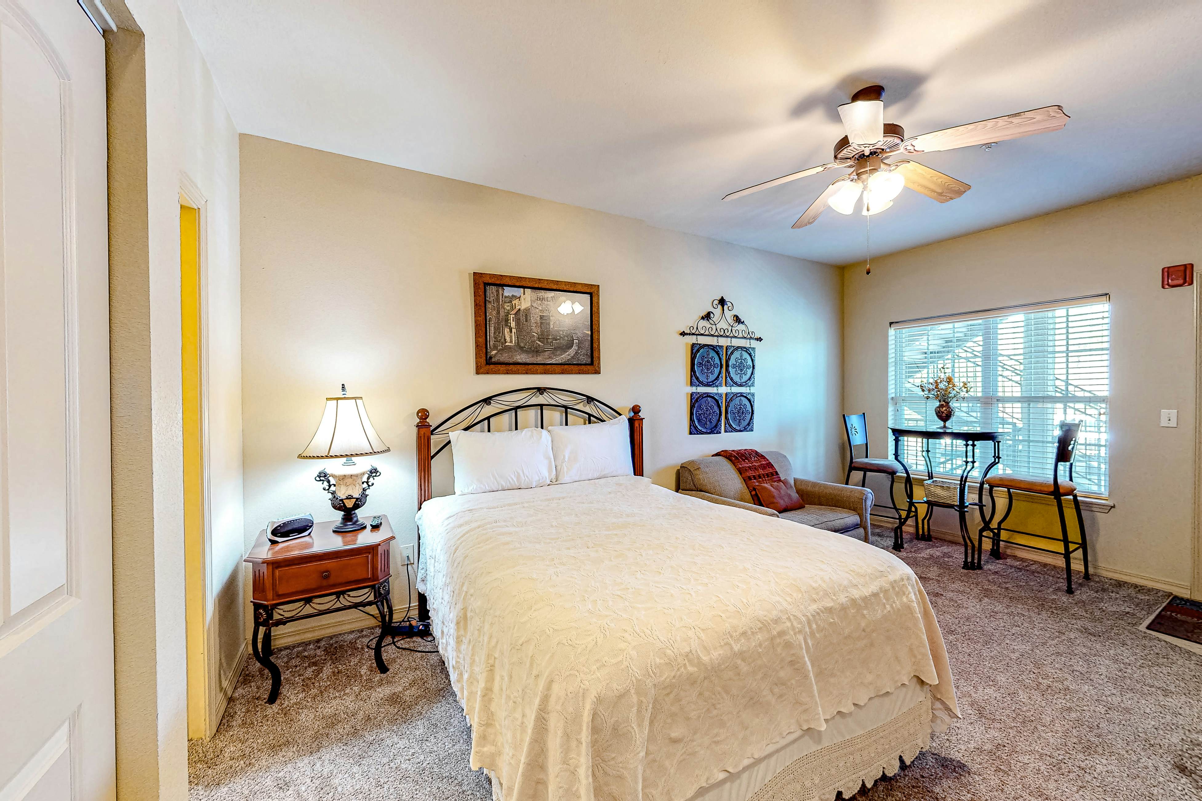 Thousand Hills Condo