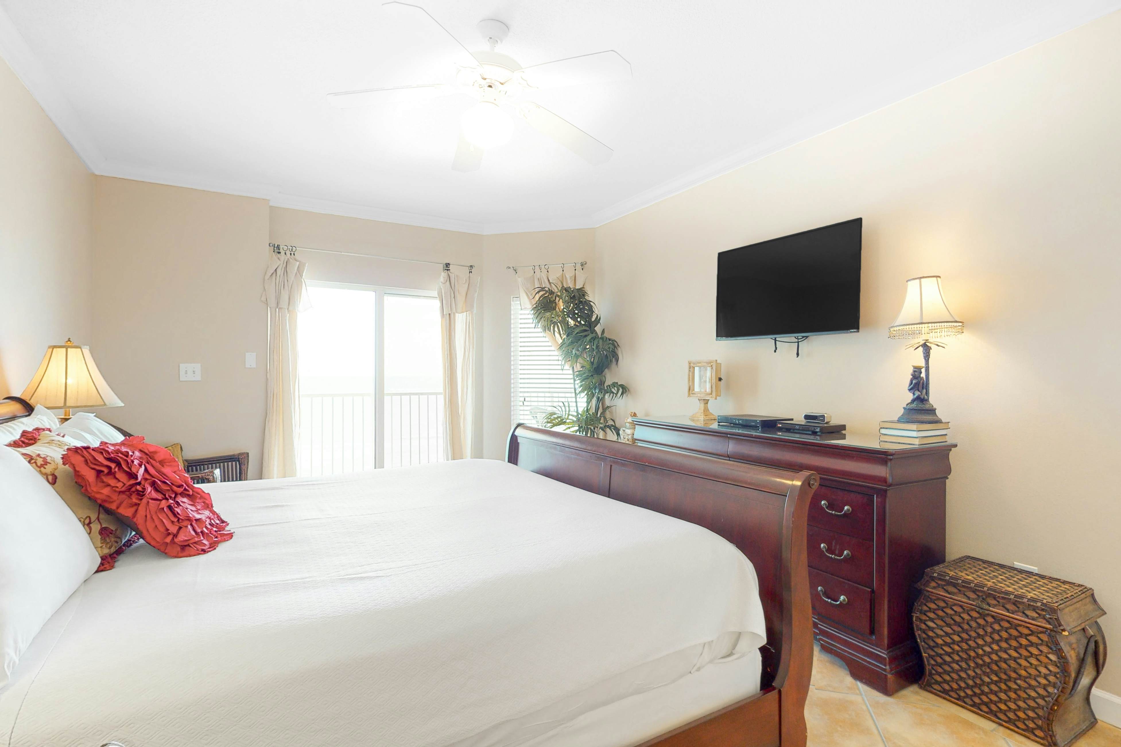 Admirals Quarters 707