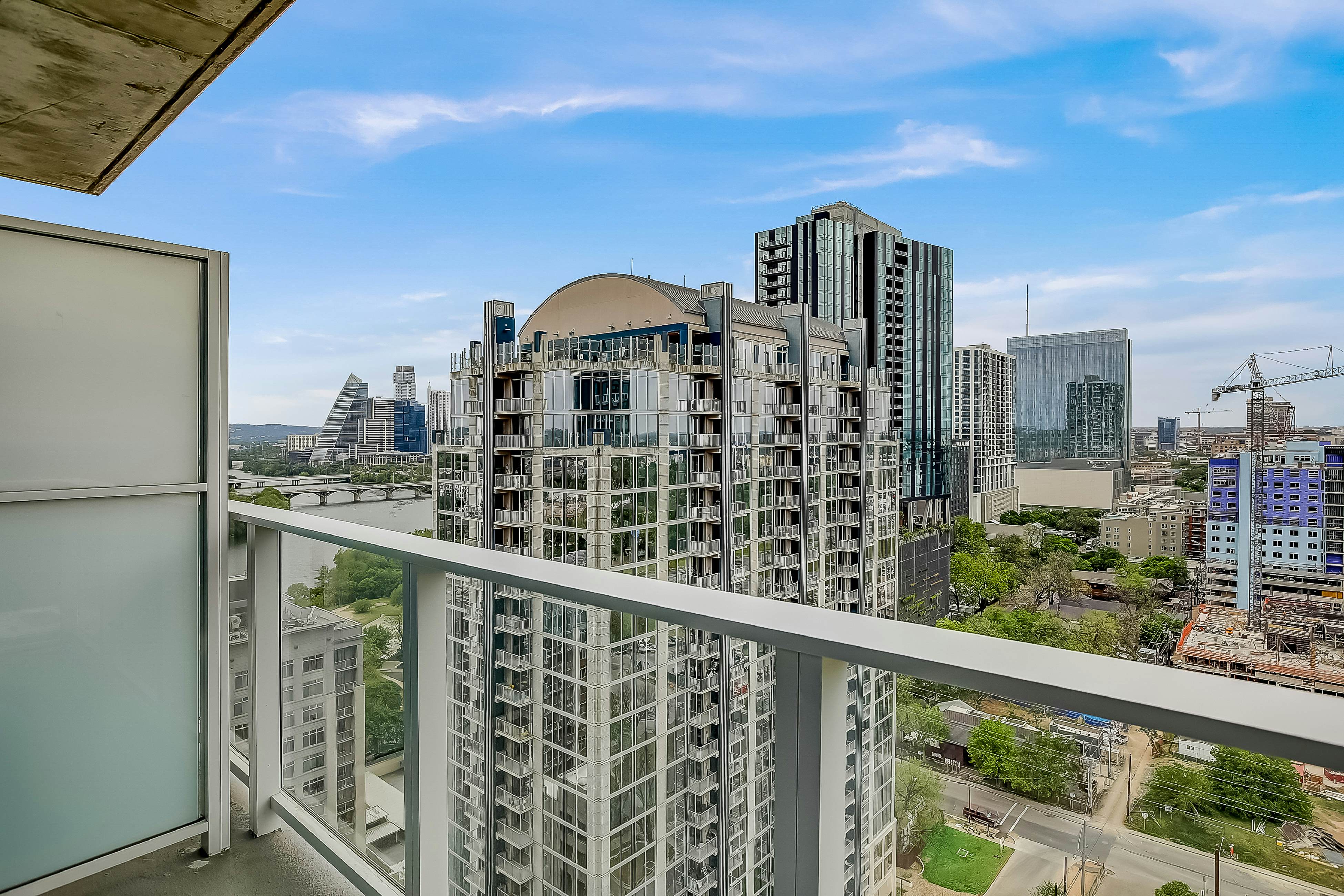 Natiivo Austin Skyline Vistas