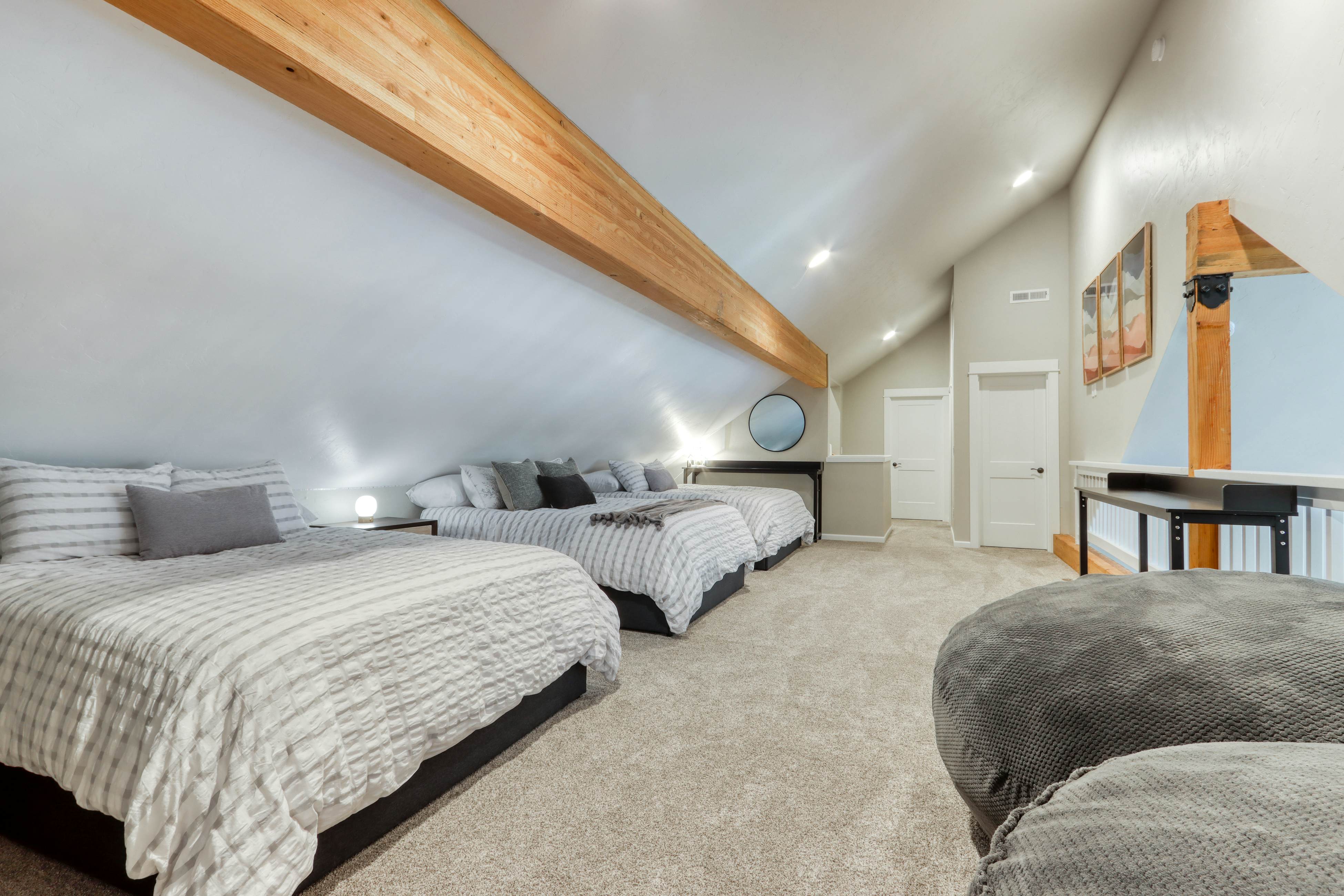 Luxury Deschutes Riverfront