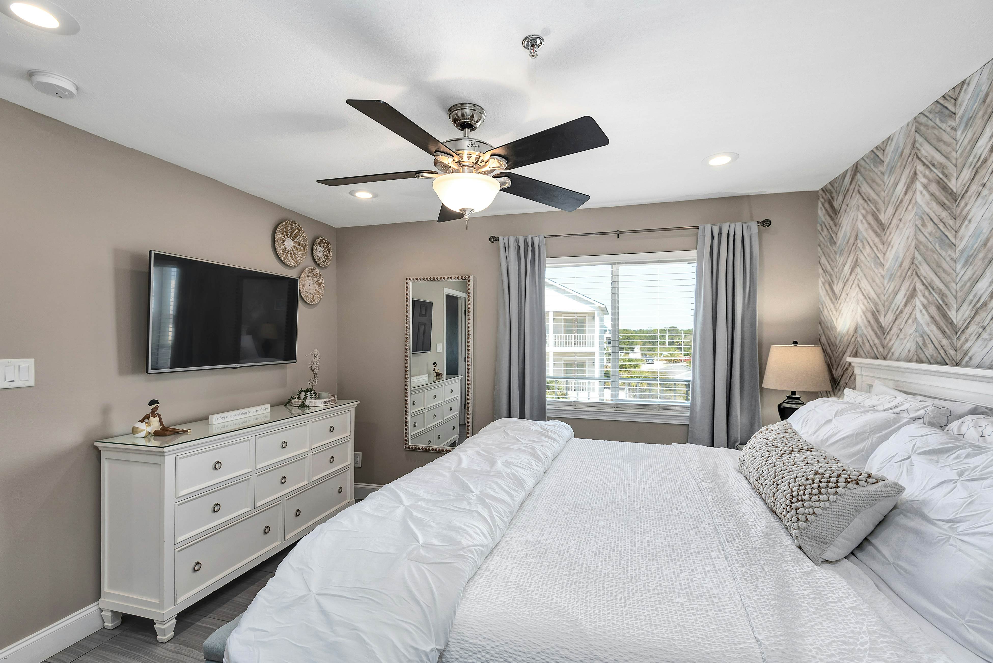 Commodore's Retreat 305