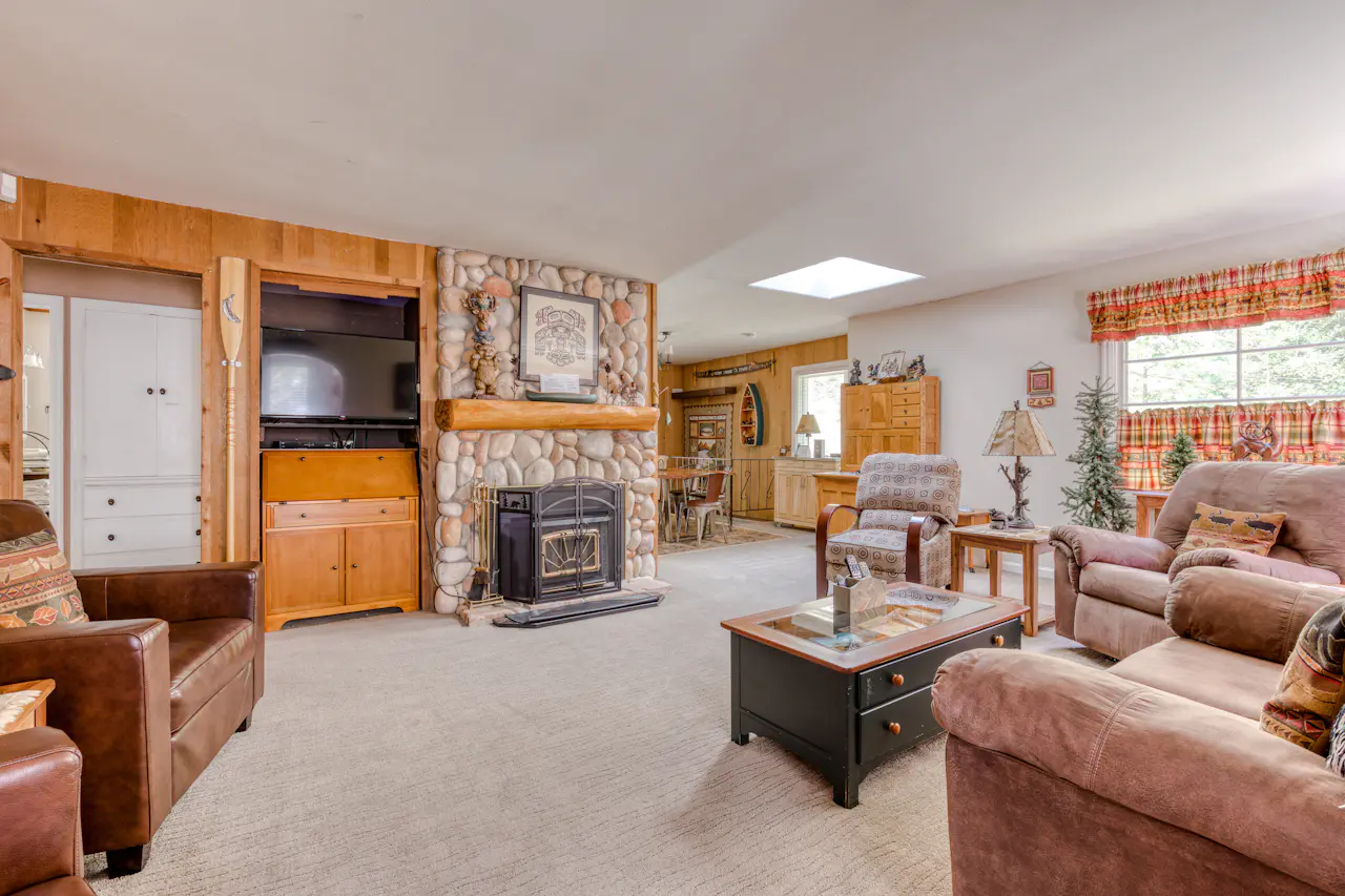 Barlow Creekside Lodge 3 BD Rhododendron, OR Vacation Rental Vacasa