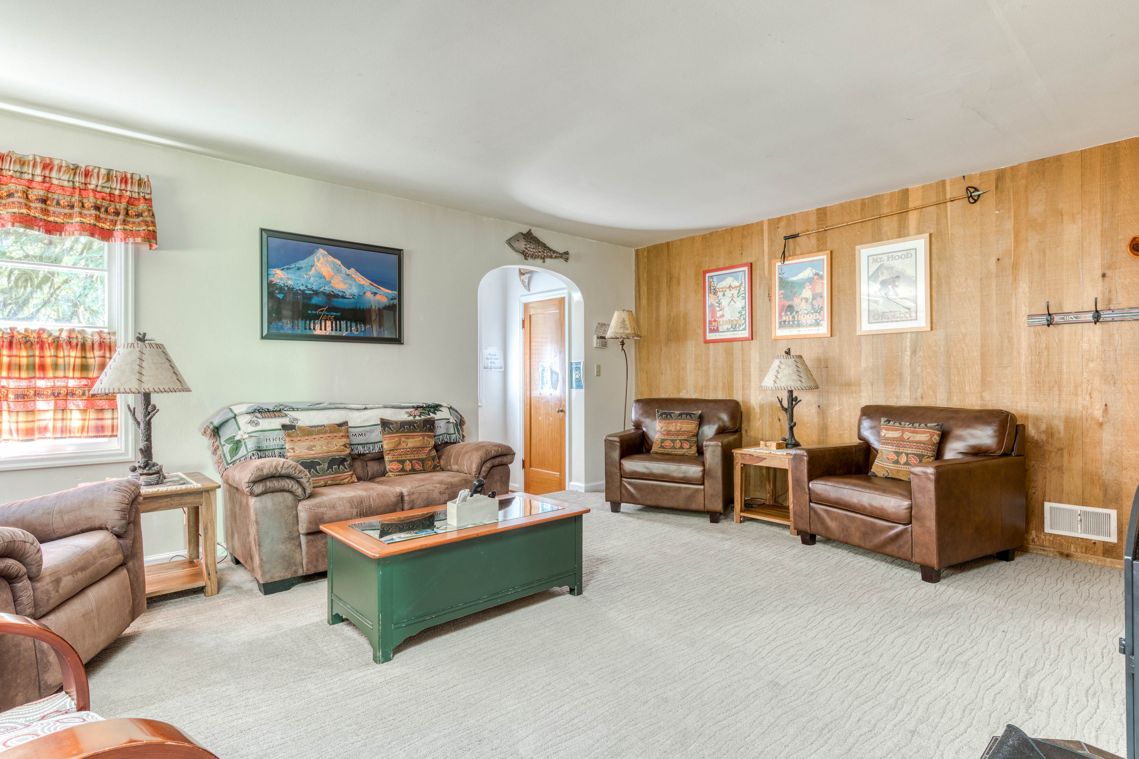 Barlow Creekside Lodge 3 BD Rhododendron, OR Vacation Rental Vacasa