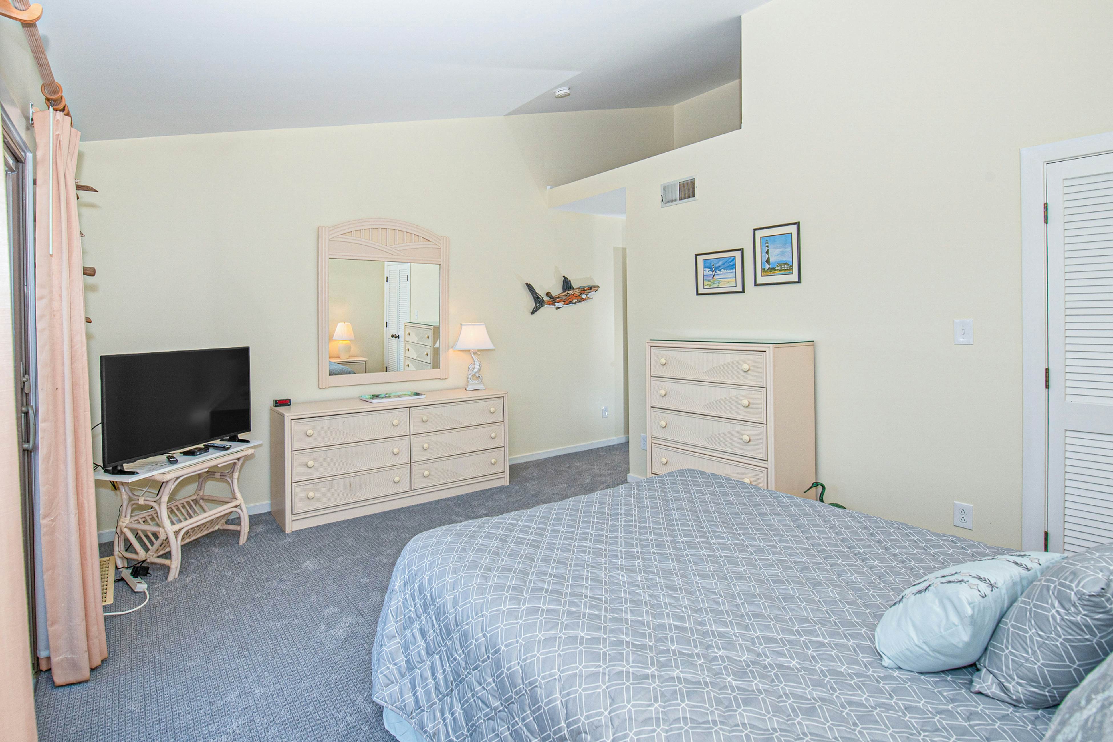 Ocean Grove G4 4 BD Pine Knoll Shores, NC Vacation Rental Vacasa