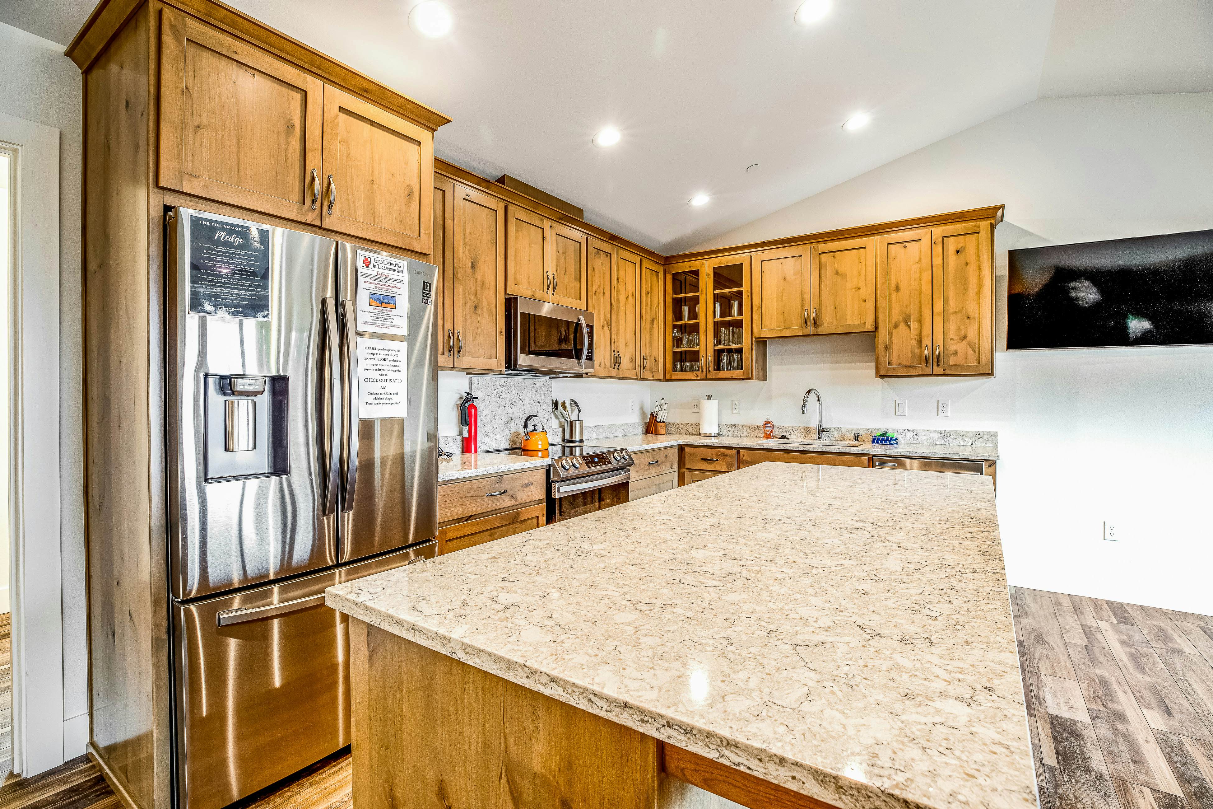 Dungeness Suite 2 BD Garibaldi, OR Vacation Rental Vacasa