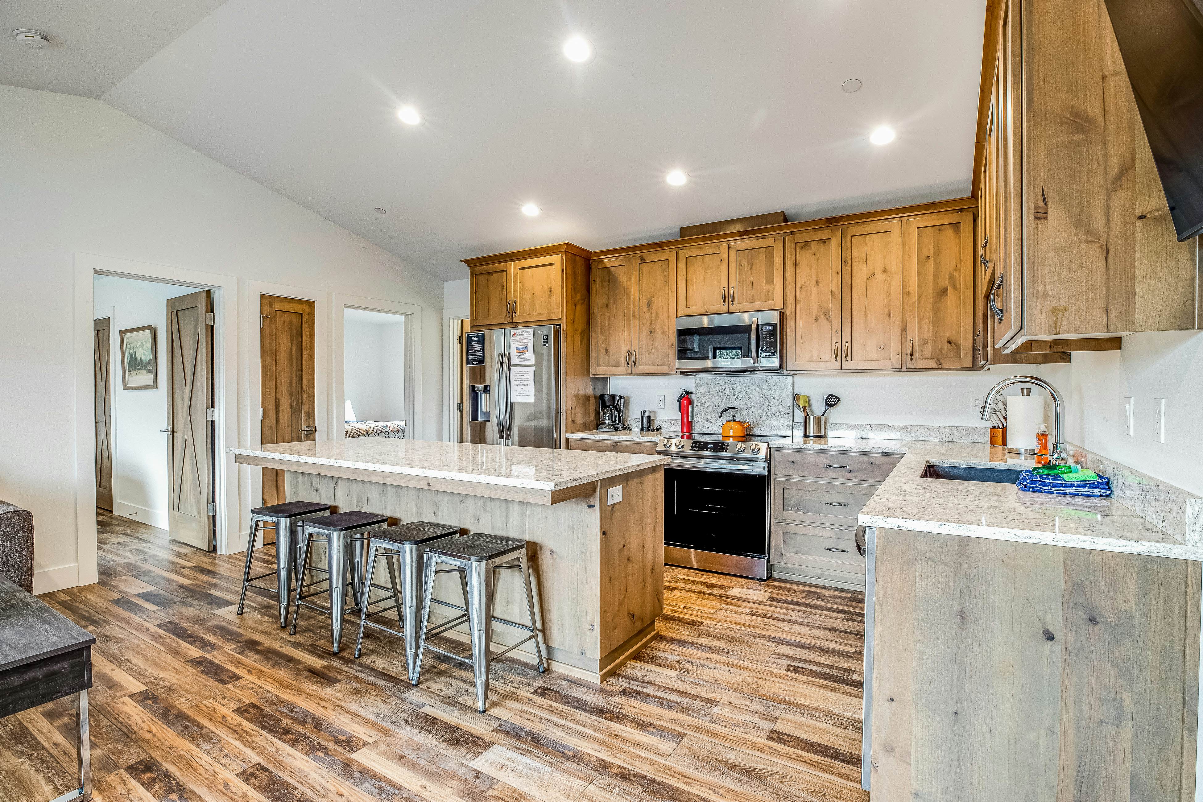 Dungeness Suite 2 BD Garibaldi, OR Vacation Rental Vacasa